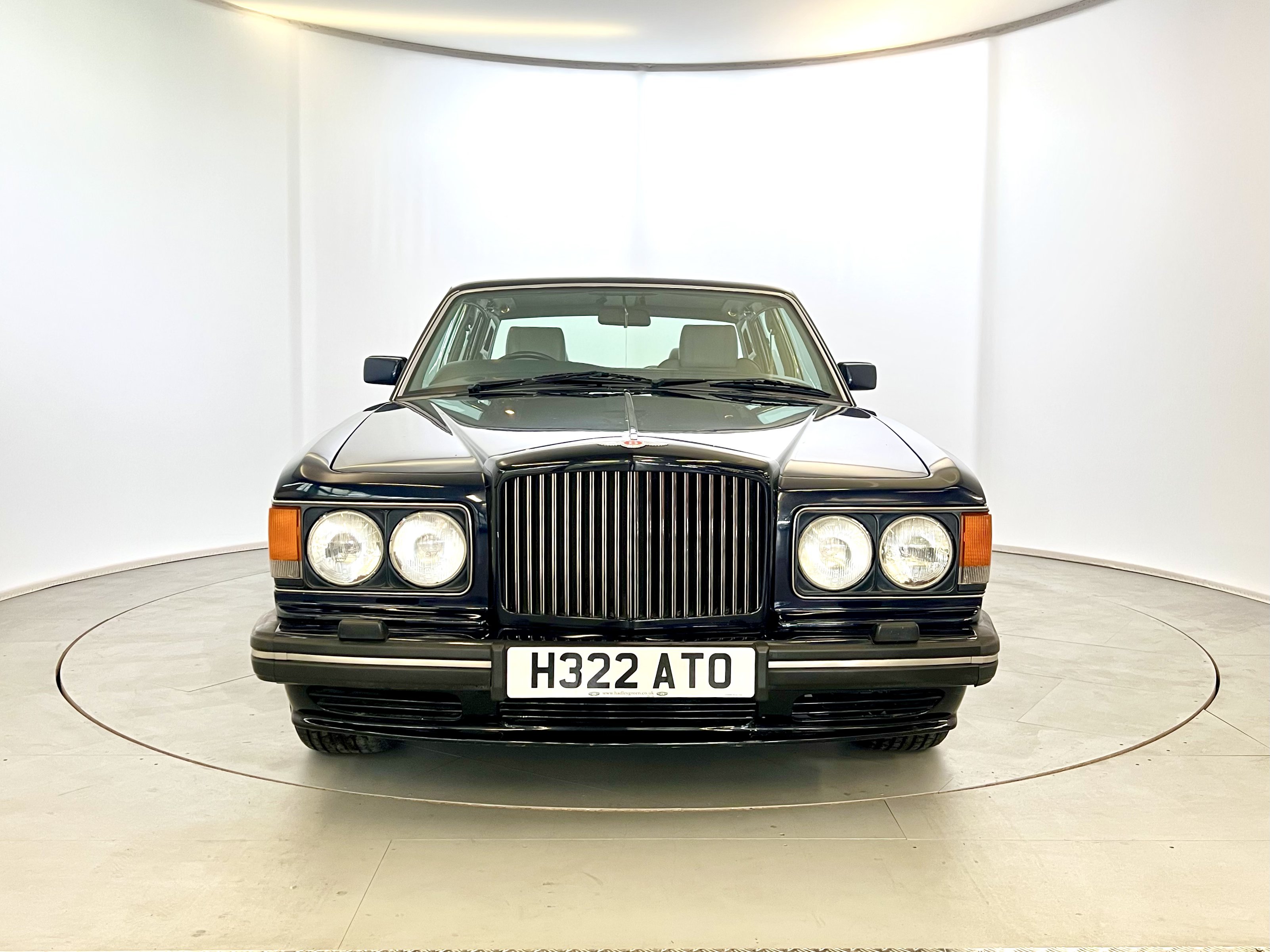 Bentley Turbo R - Image 2 of 43