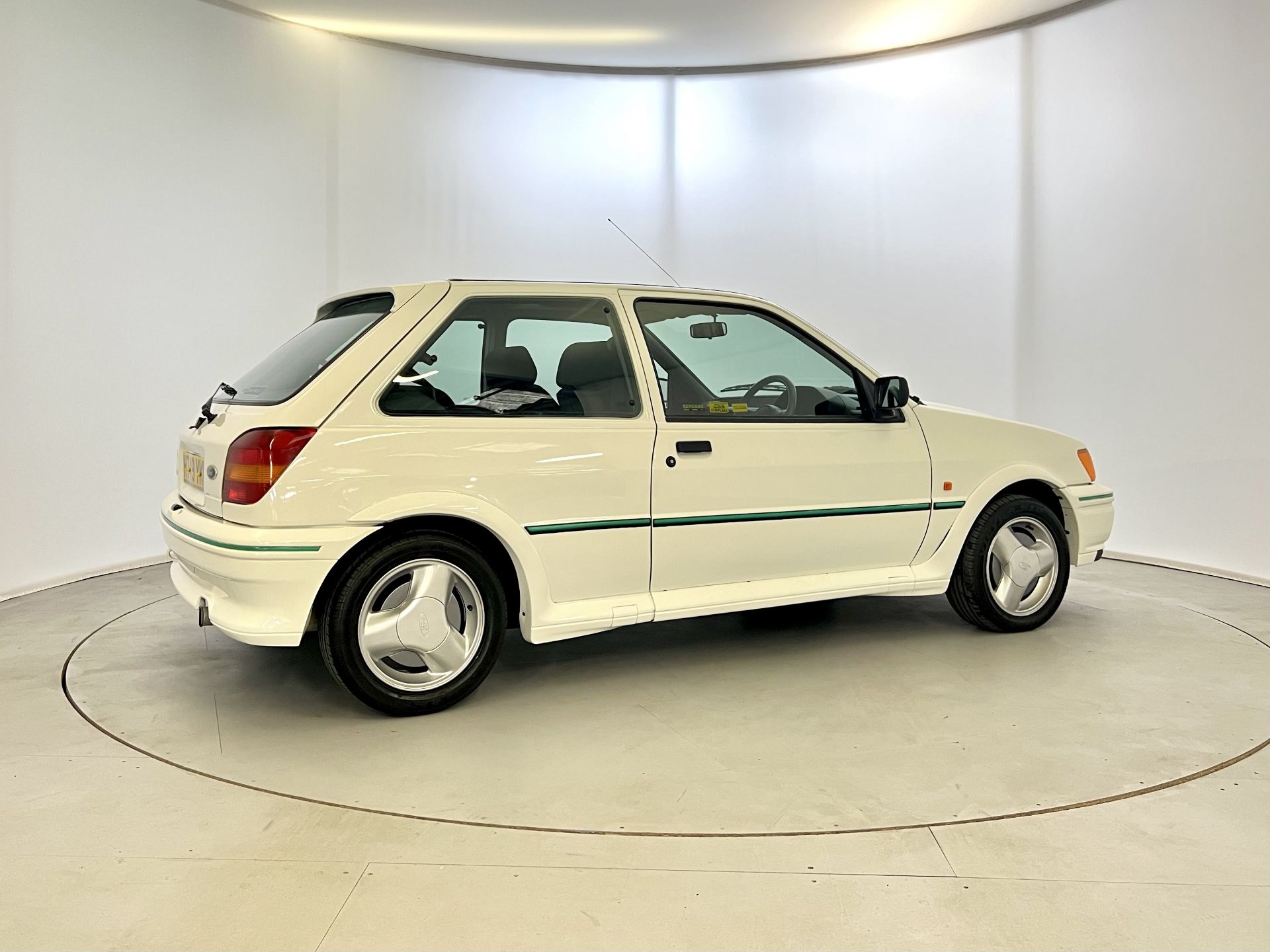 Ford Fiesta RS Turbo - Image 10 of 33