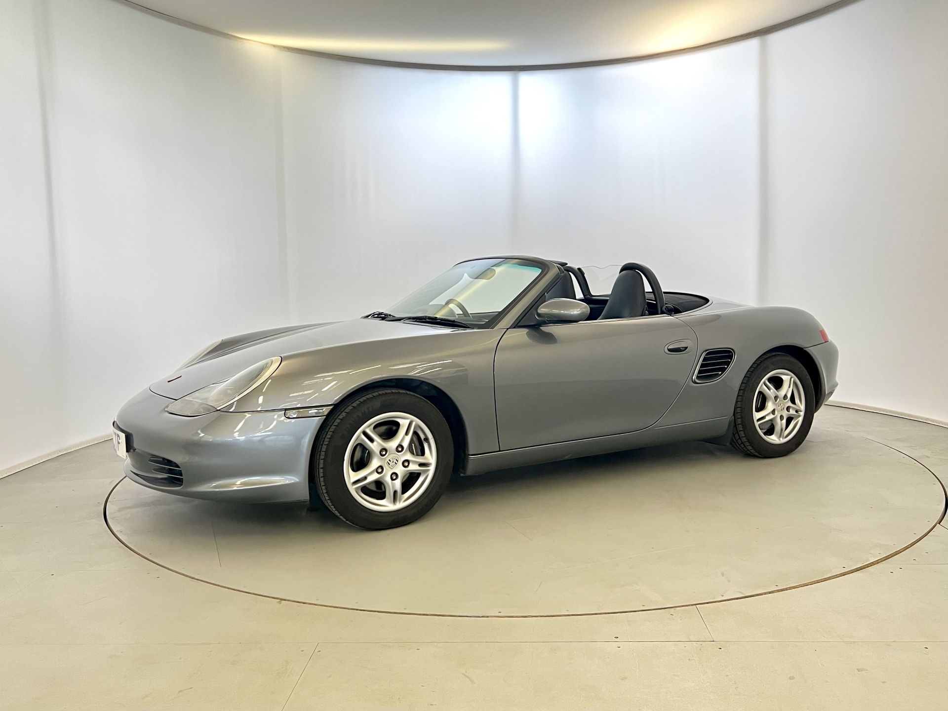 Porshe Boxster - Image 4 of 31