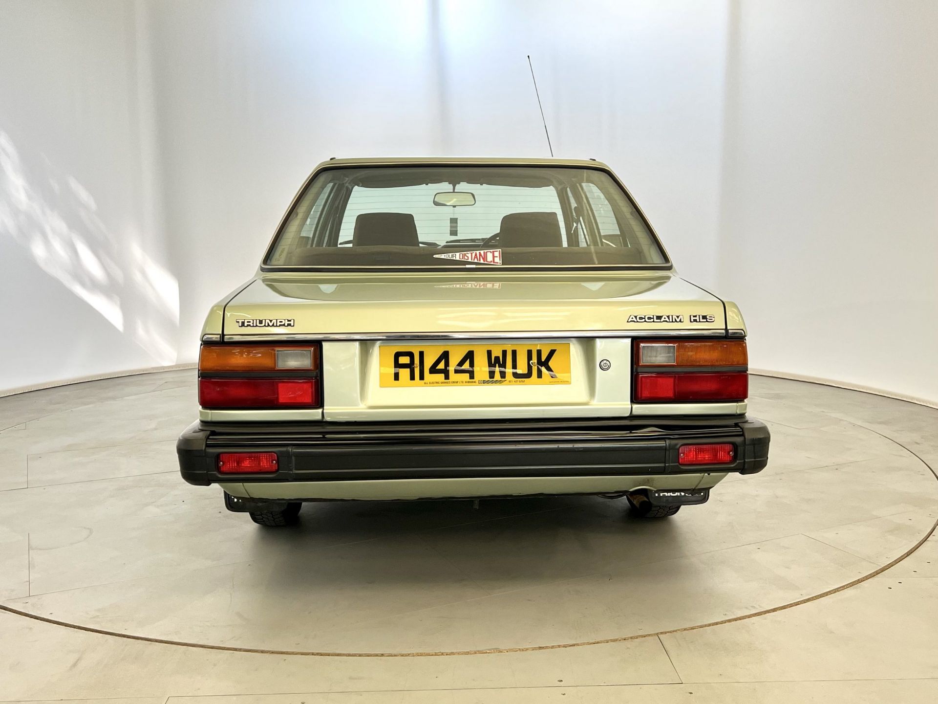 Triumph Acclaim - Image 8 of 34