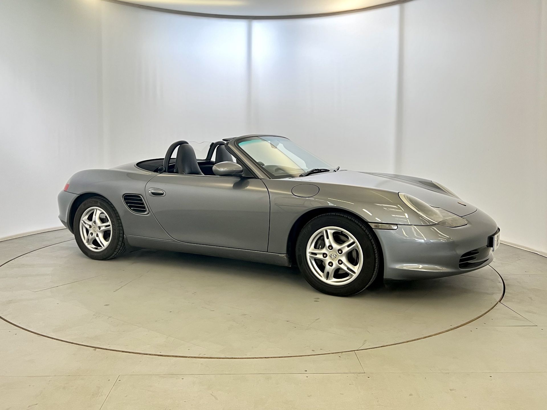 Porshe Boxster - Image 12 of 31