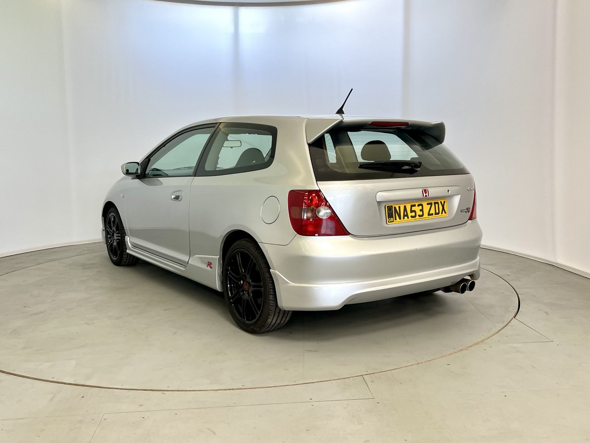 Honda Civic Type R - Image 7 of 26