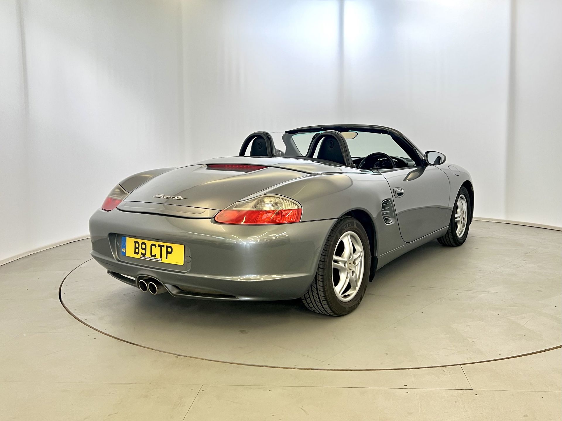 Porshe Boxster - Image 9 of 31