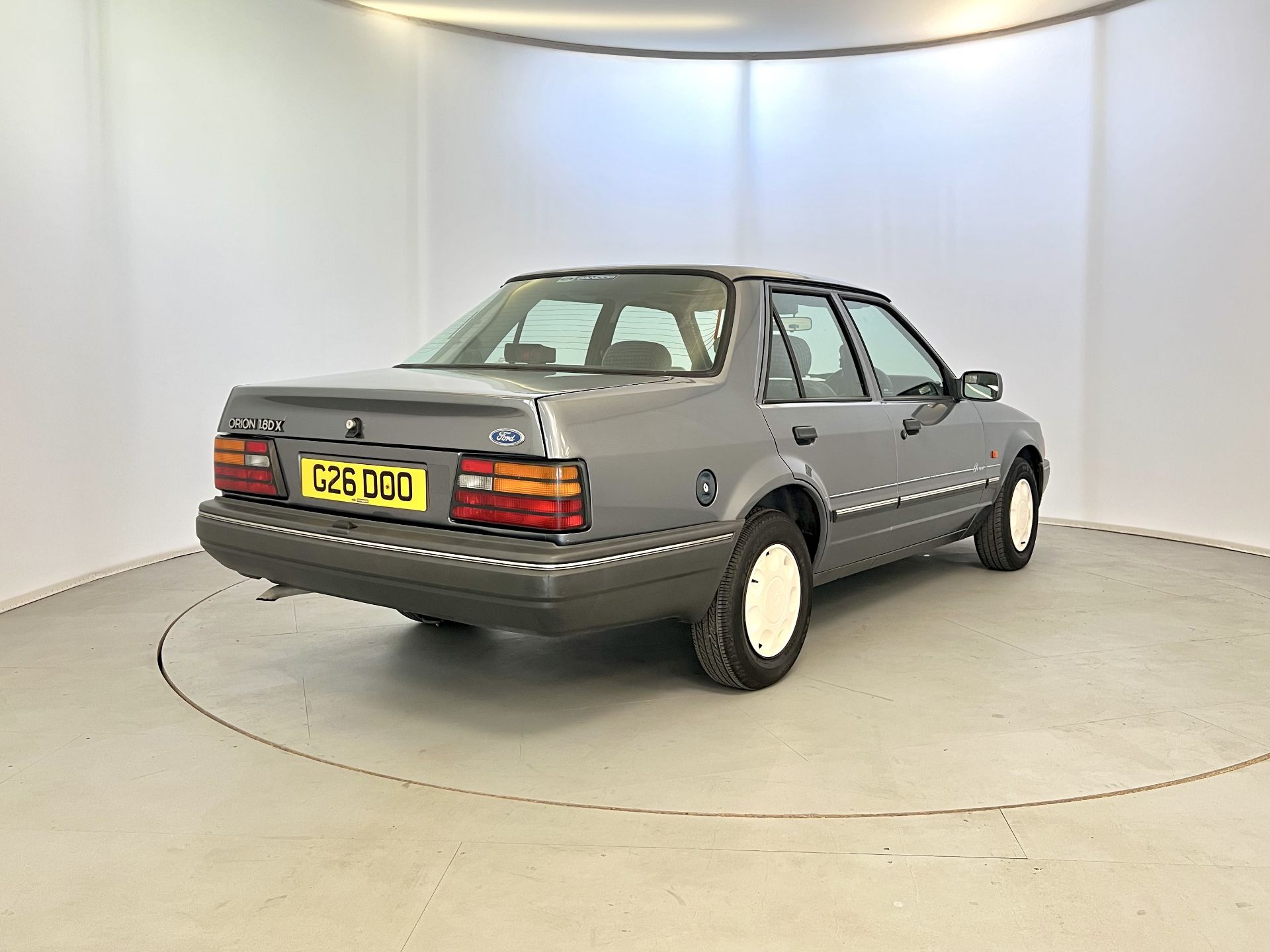 Ford Orion DX - Image 9 of 34