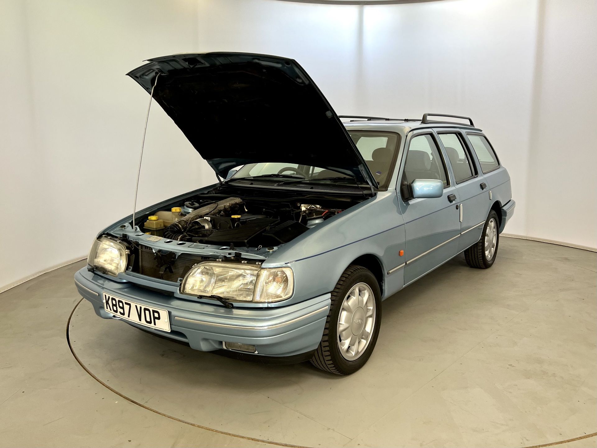 Ford Sierra GLX - Image 32 of 33