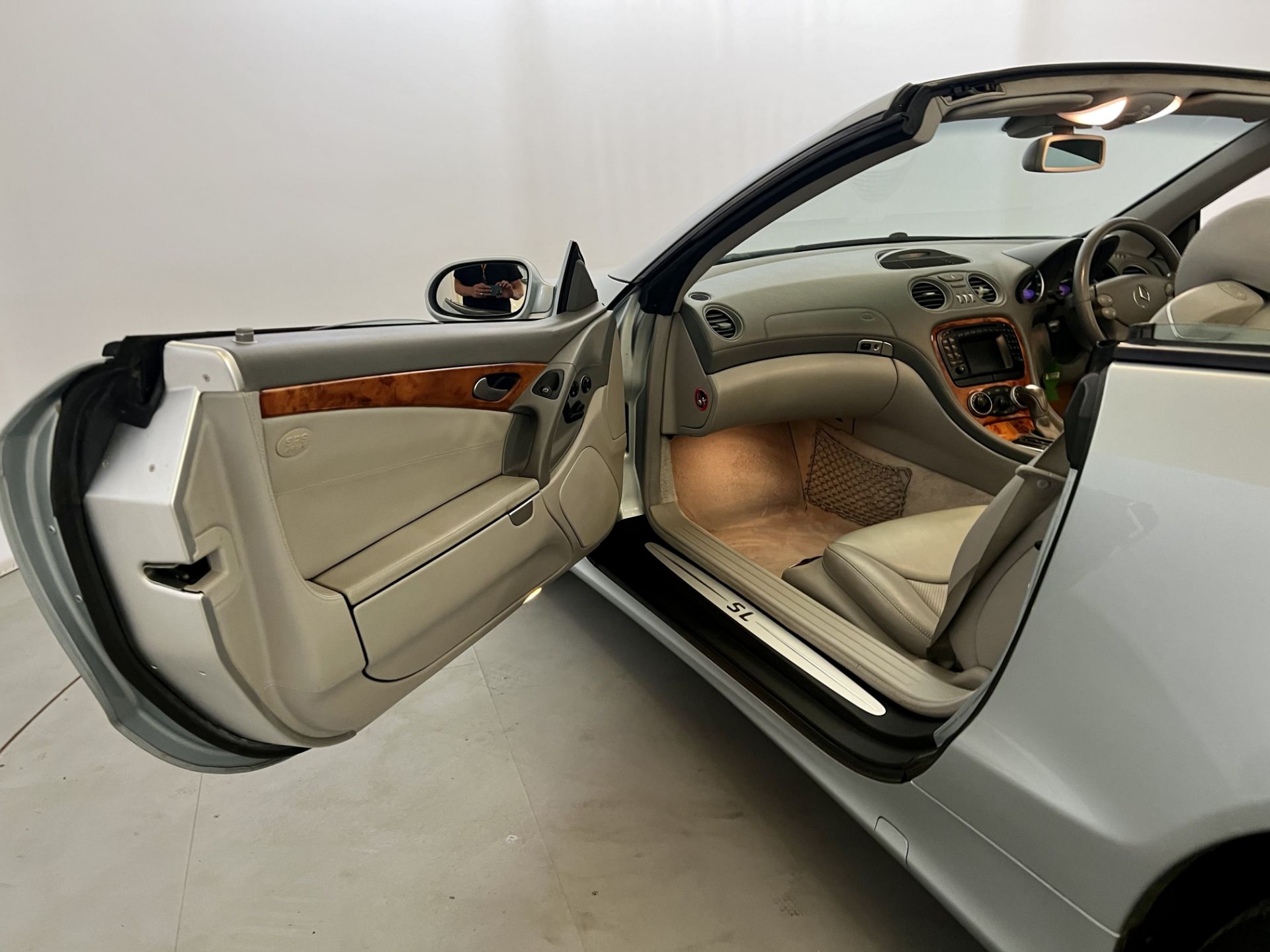 Mercedes-Benz SL350 - Image 20 of 29