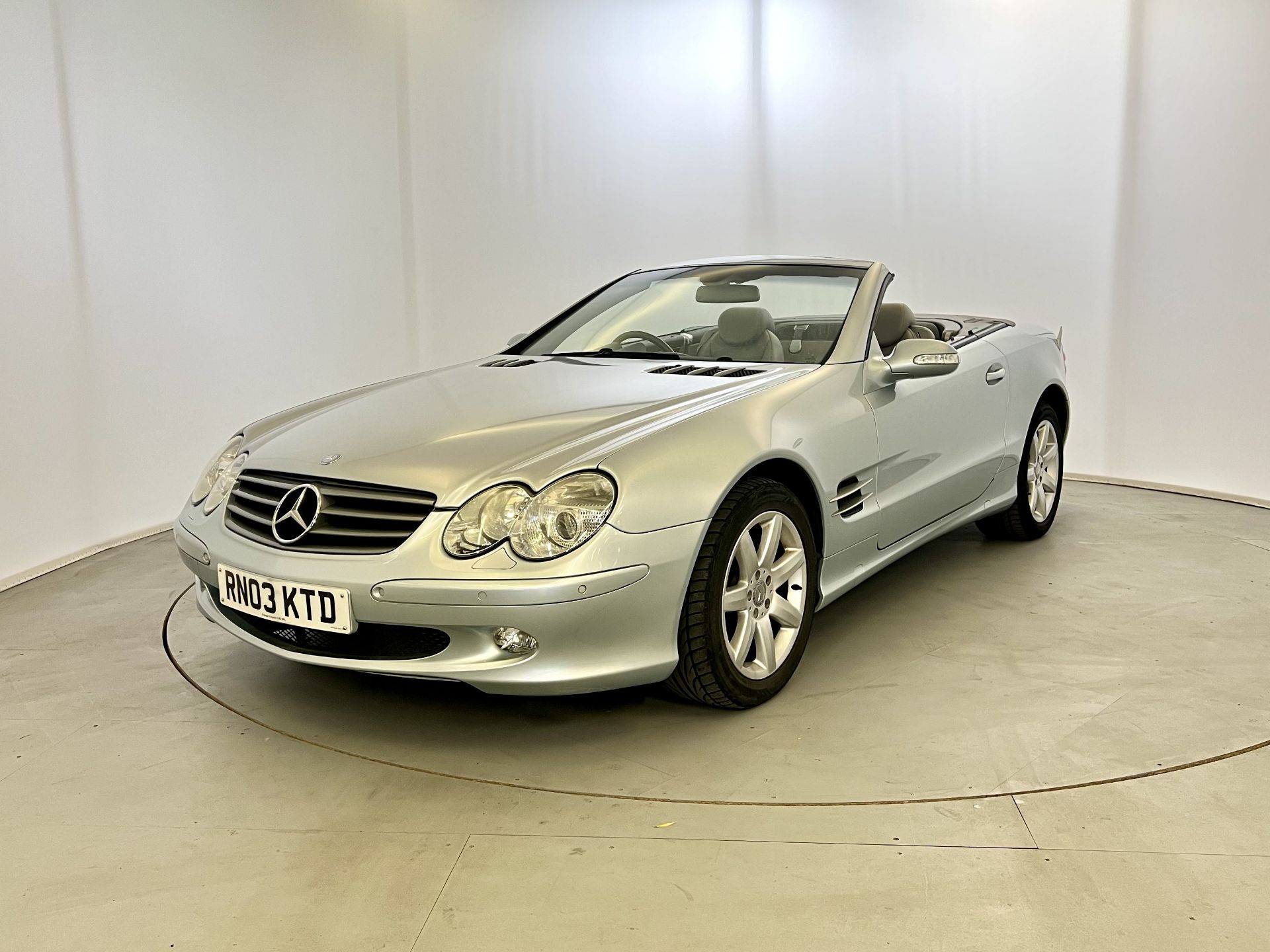 Mercedes-Benz SL350 - Image 3 of 29