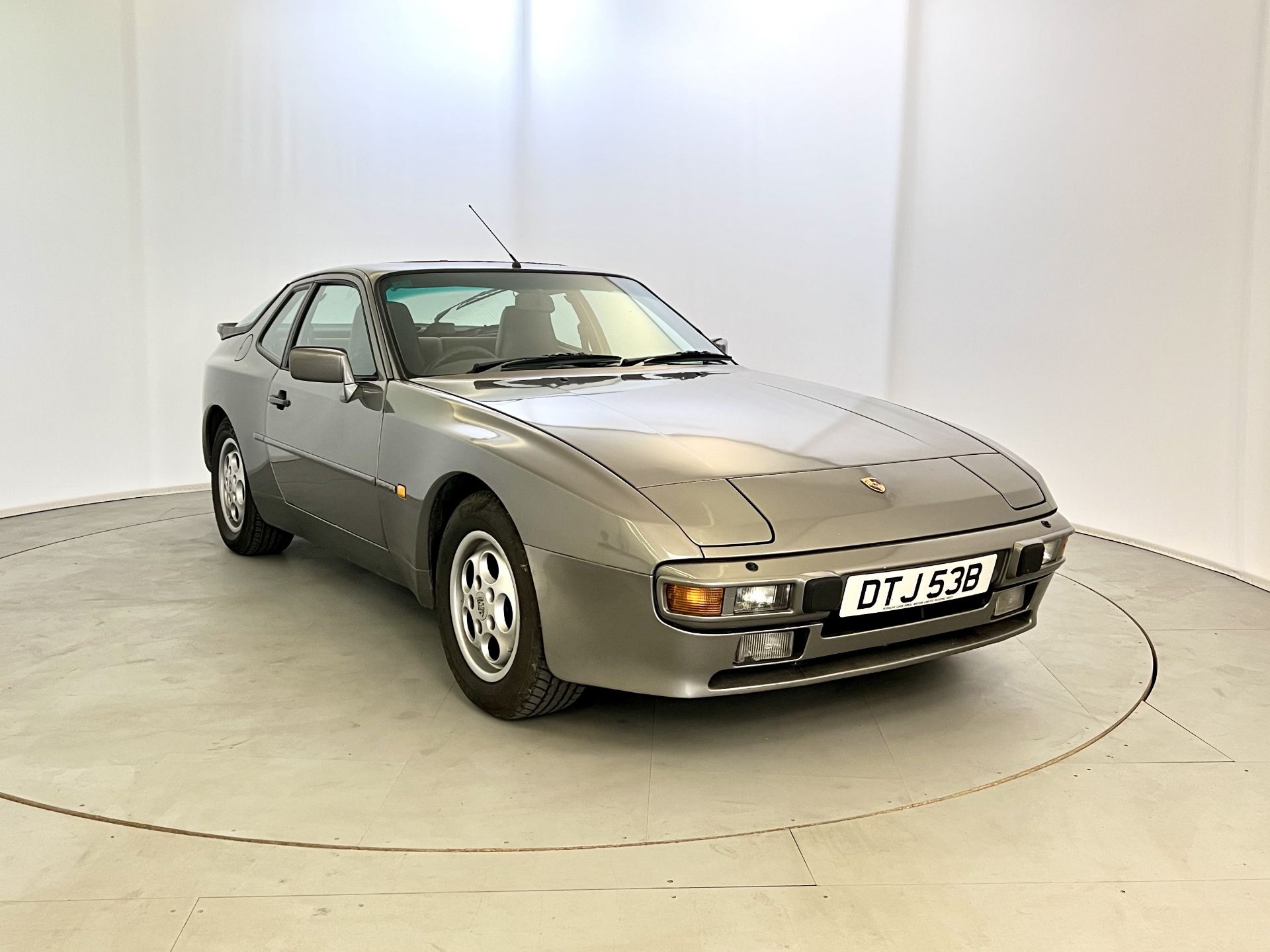 Porsche 944 S