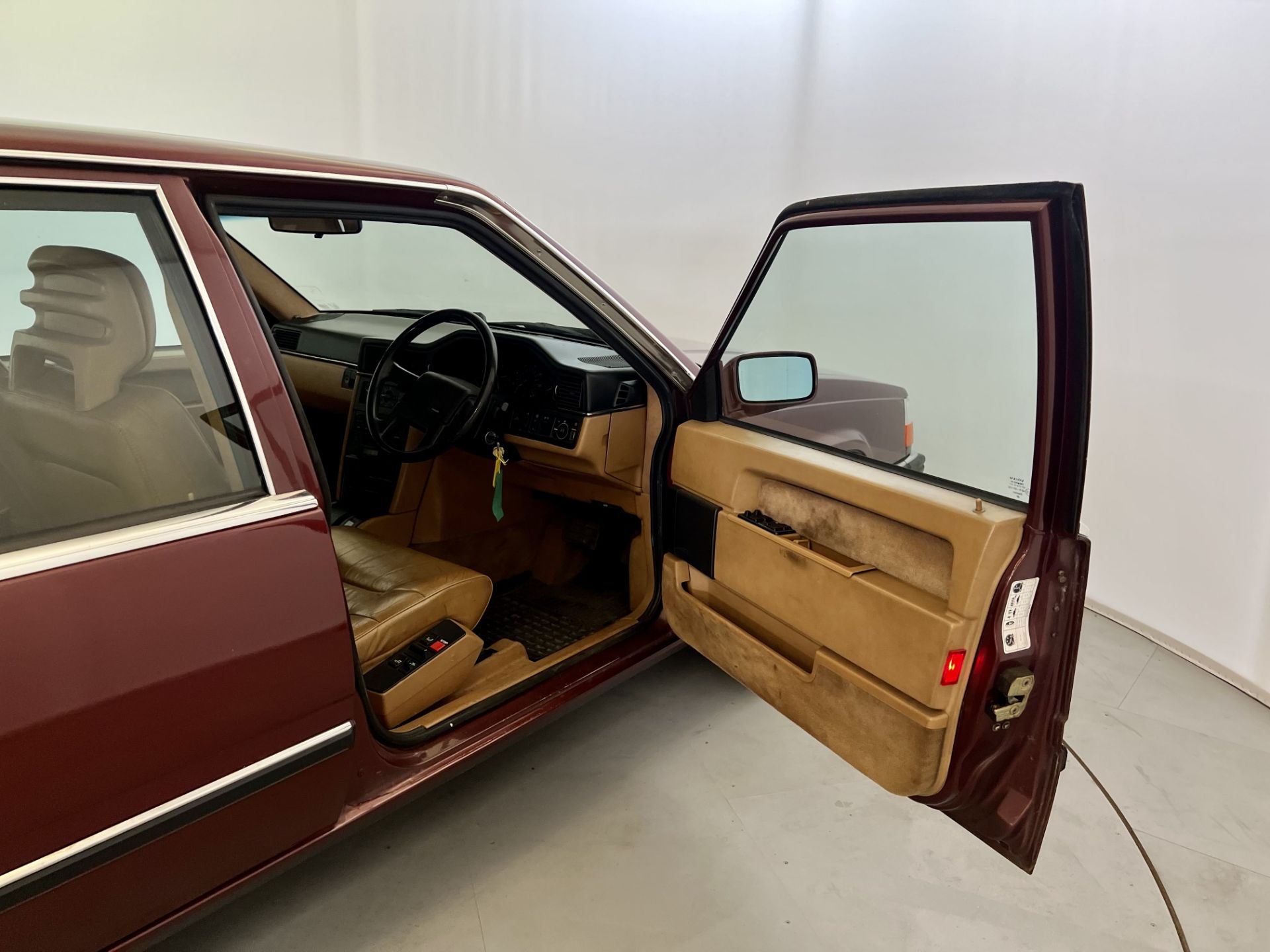 Volvo 760 - Image 17 of 32