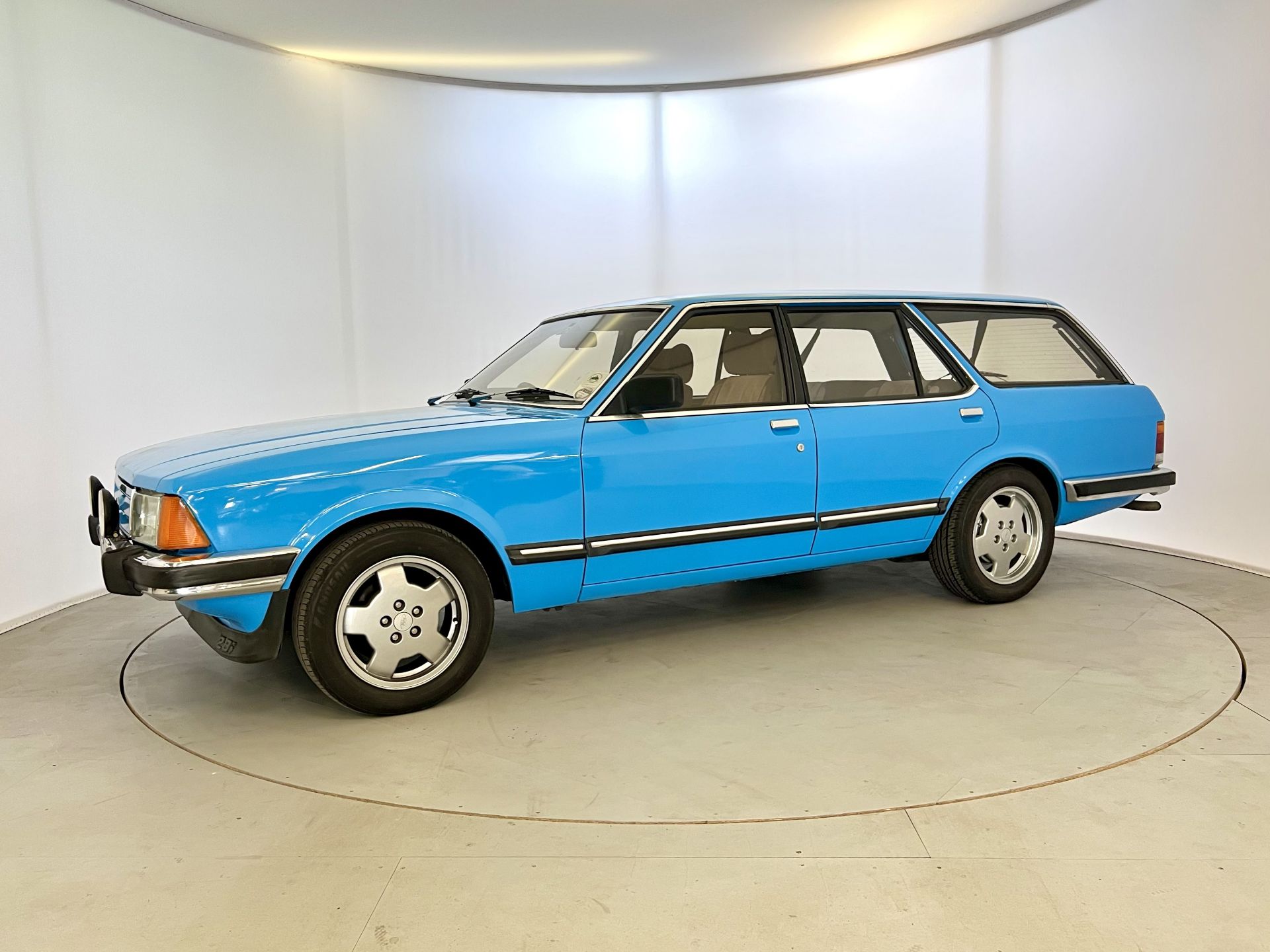 Ford Granada - Image 4 of 36