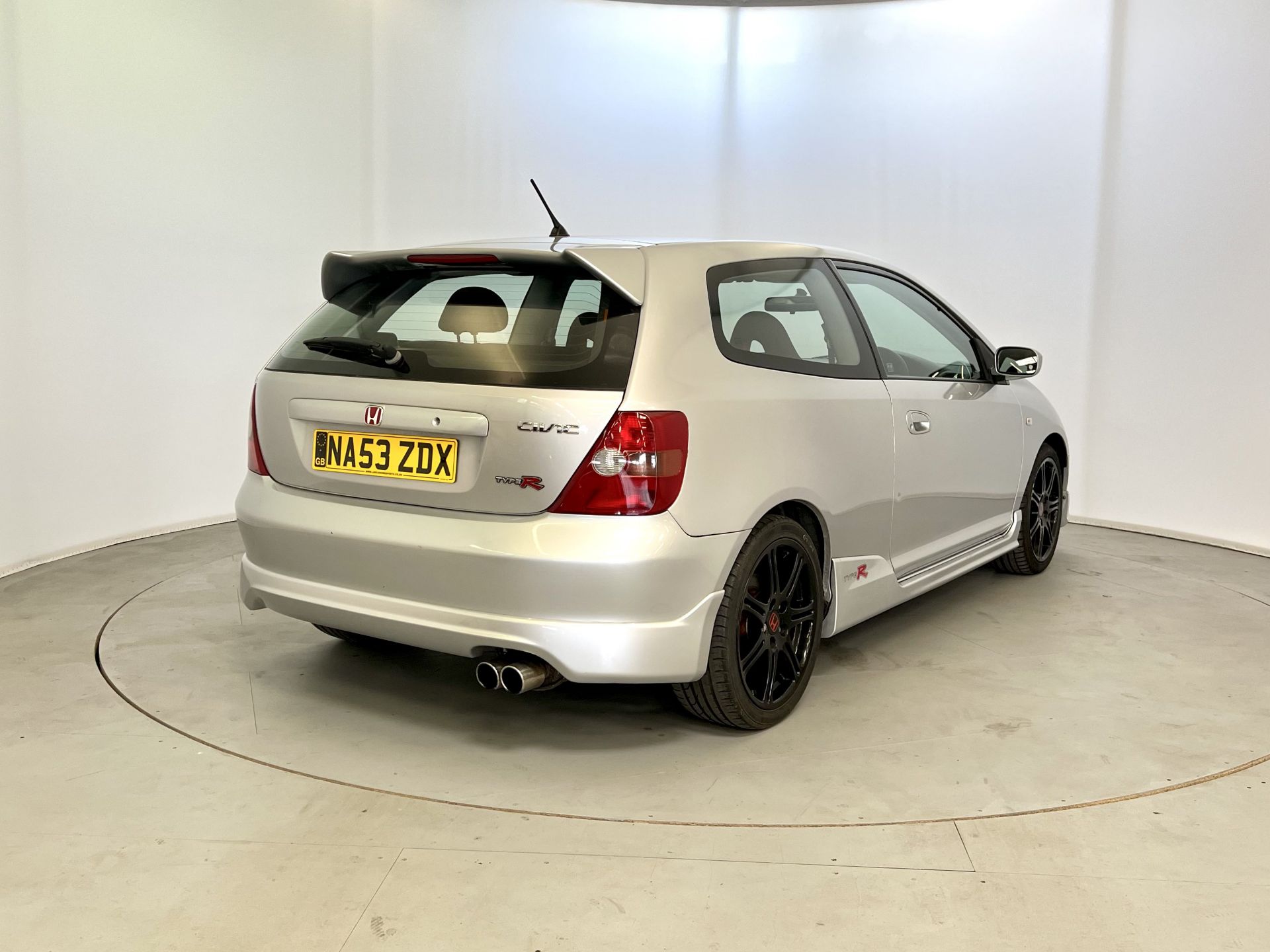 Honda Civic Type R - Image 9 of 26