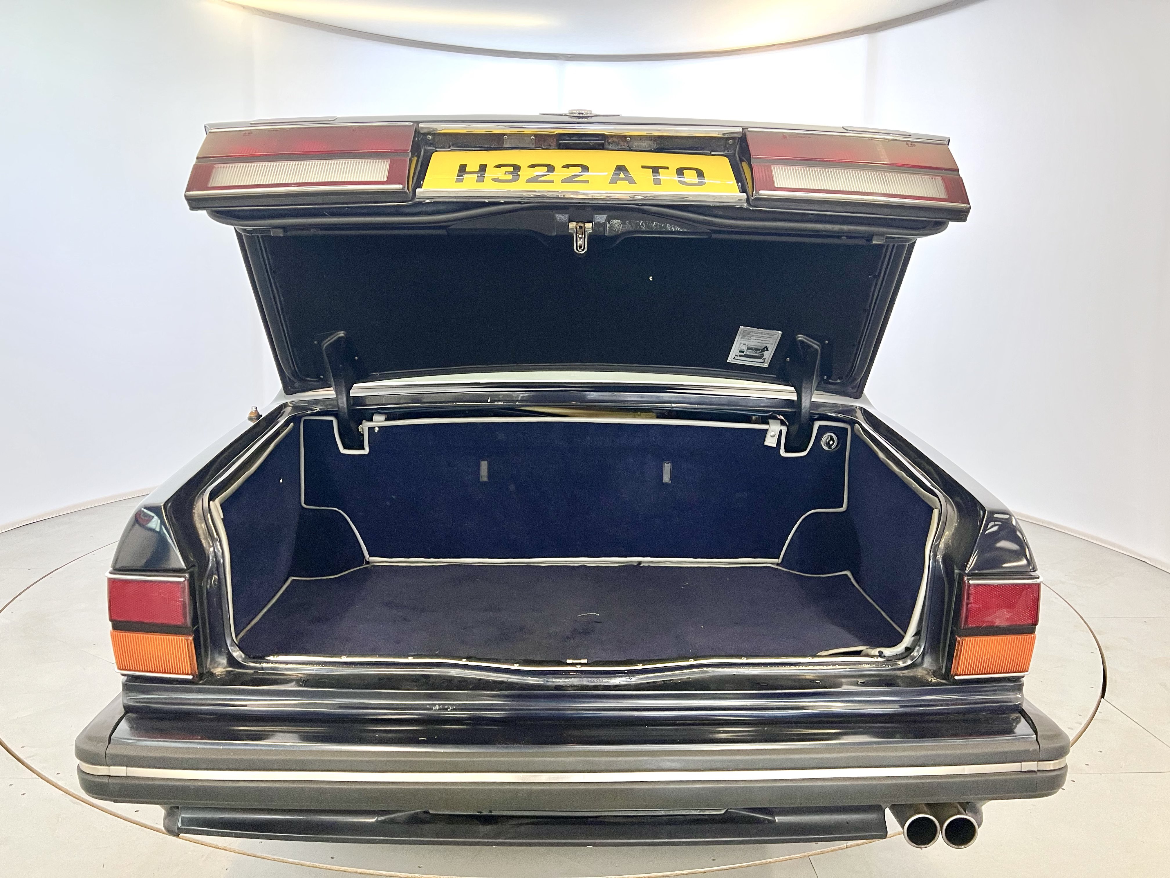 Bentley Turbo R - Image 38 of 43