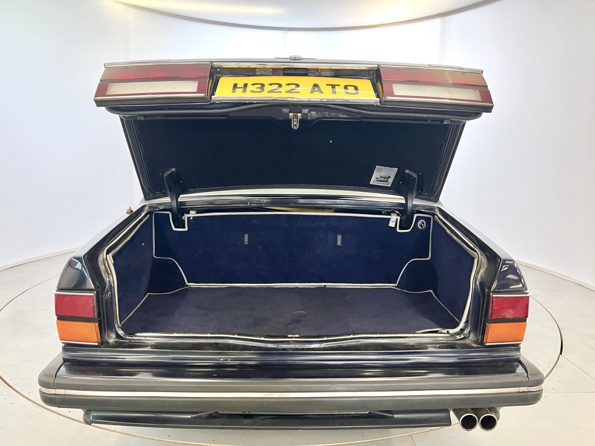 Bentley Turbo R - Image 38 of 43