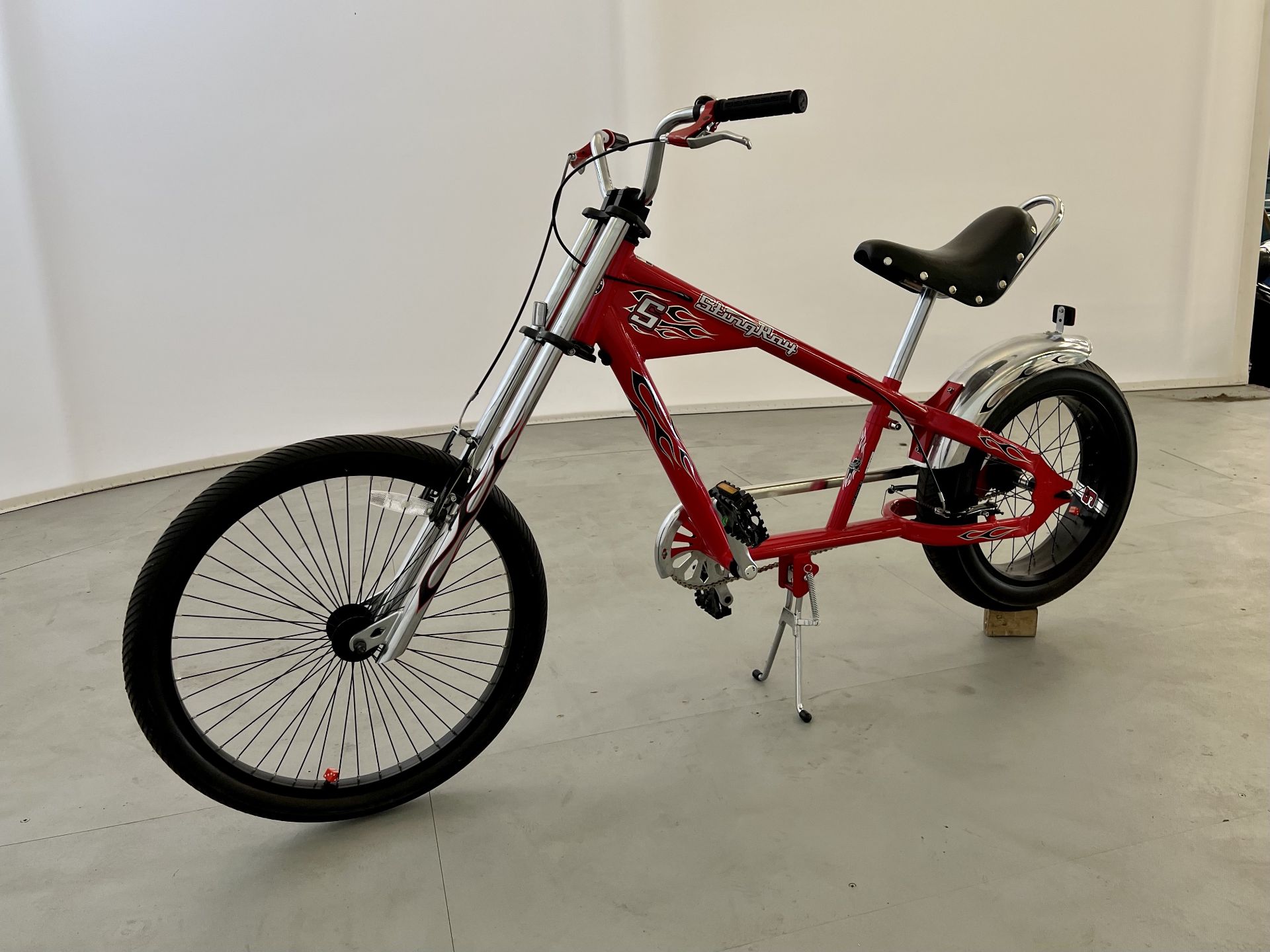 Schwinn Stingray - Image 5 of 11