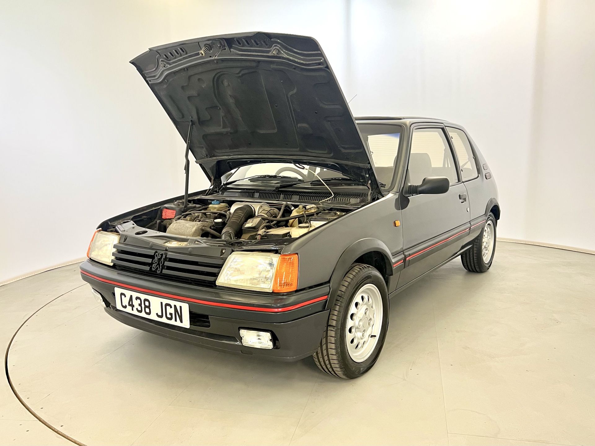 Peugeot 205 GTI - Image 30 of 31