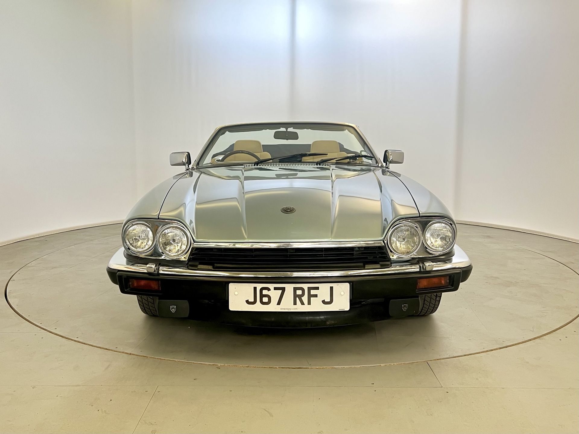 Jaguar XJS V12 Cabriolet - Image 2 of 33