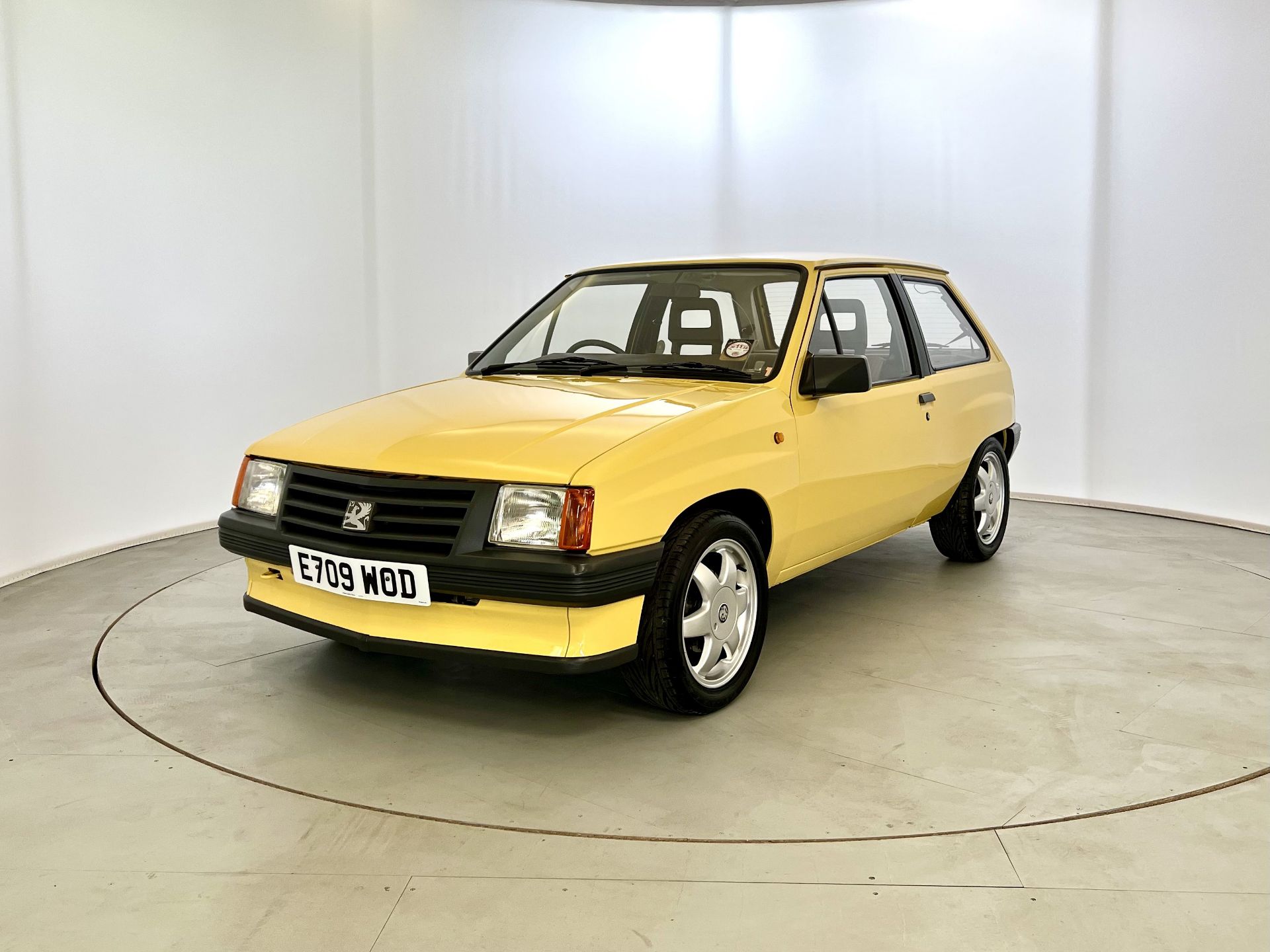 Vauxhall Nova - Image 3 of 33