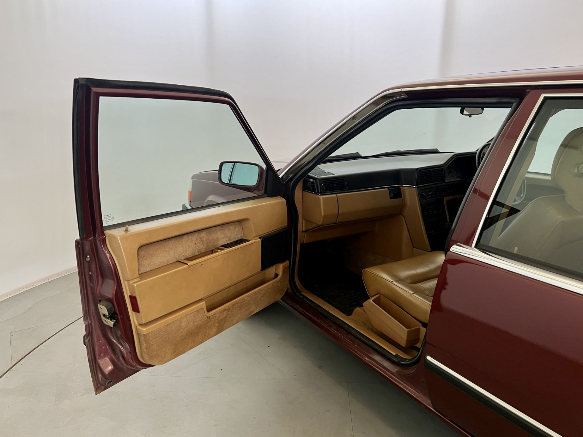 Volvo 760 - Image 24 of 32