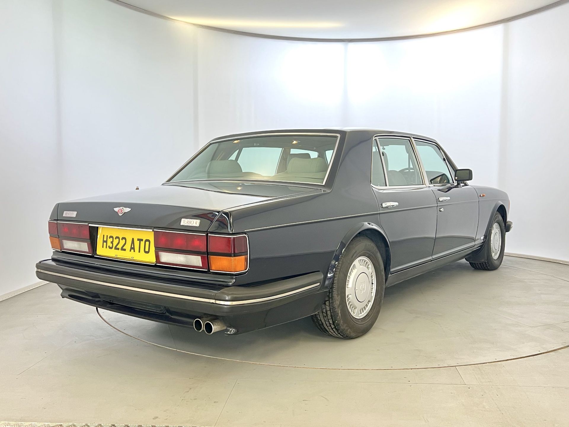 Bentley Turbo R - Image 9 of 43