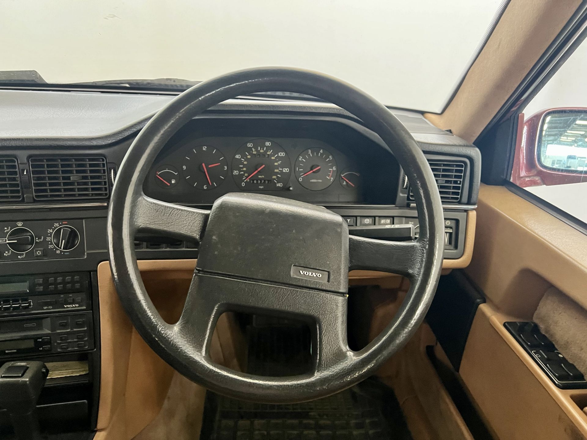 Volvo 760 - Image 28 of 32