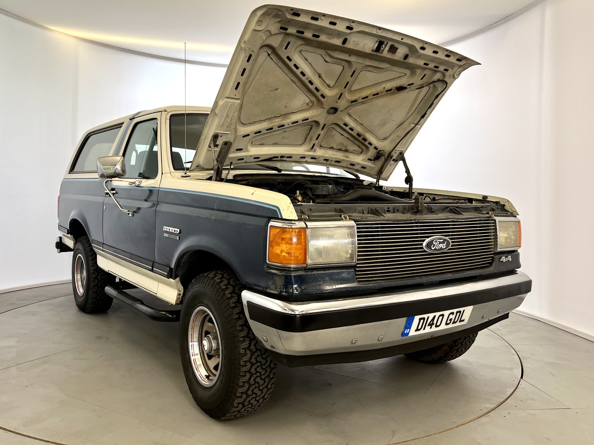 Ford Bronco XLT - Image 30 of 33