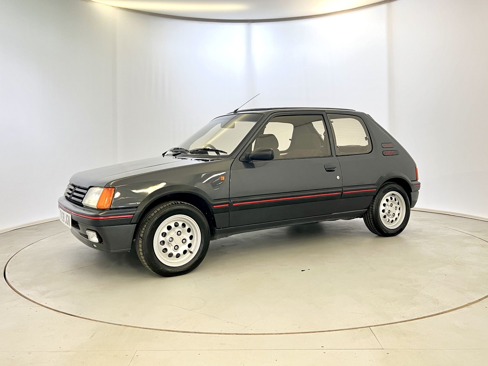 Peugeot 205 GTI - Image 4 of 31