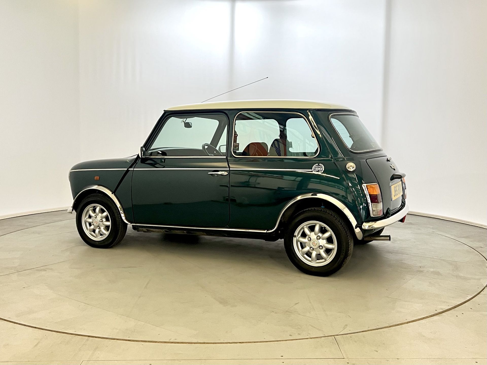 Mini Cooper - Image 6 of 29