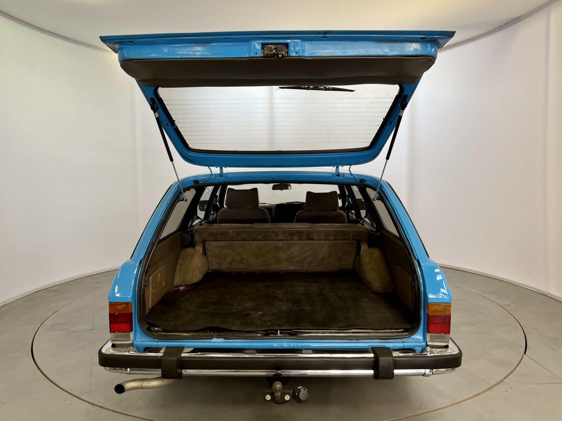 Ford Granada - Image 33 of 36