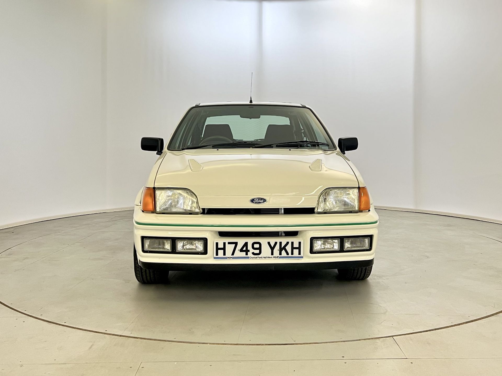 Ford Fiesta RS Turbo - Image 2 of 33