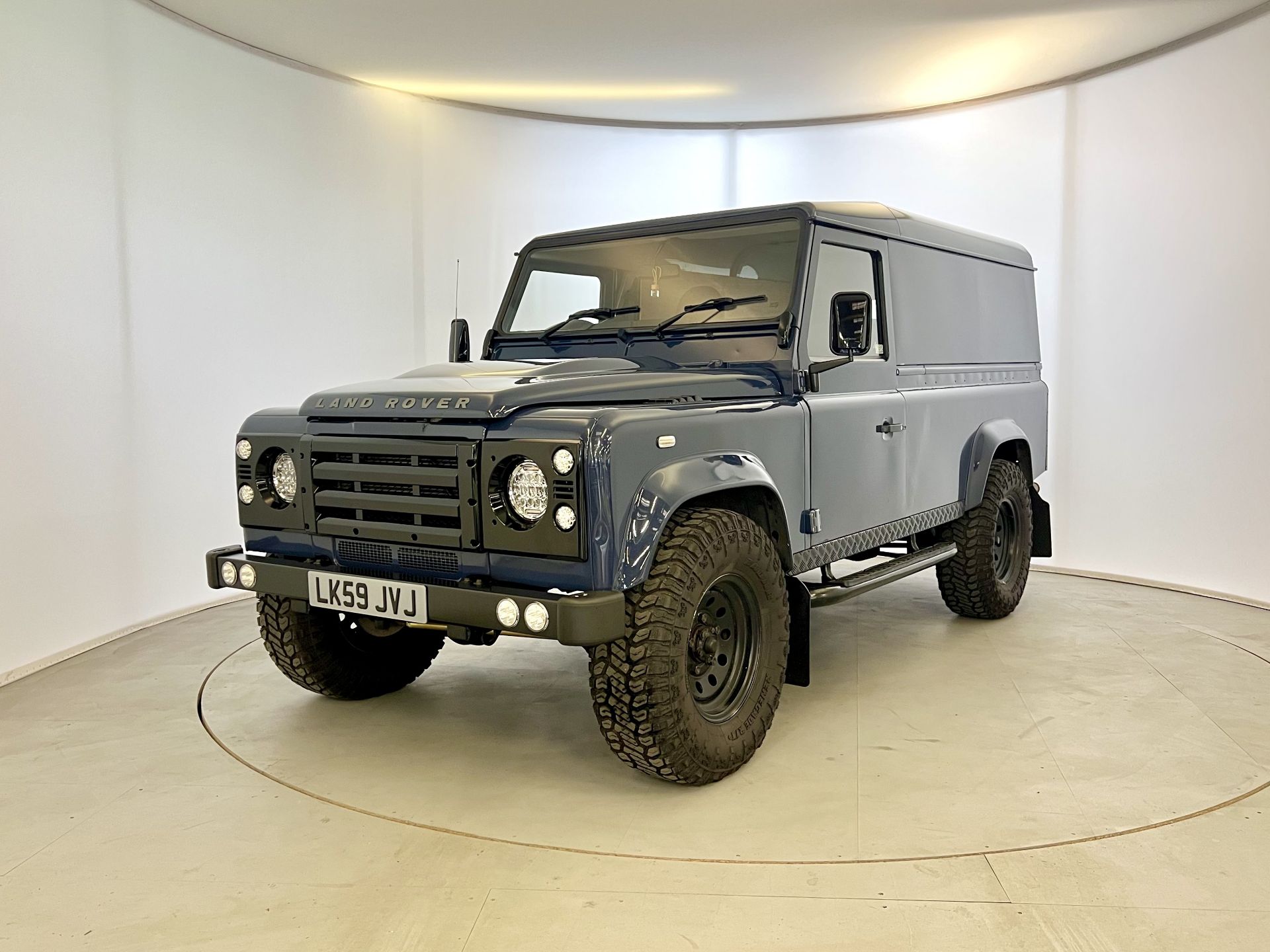 Land Rover Defender 110 TDCI - Image 3 of 31