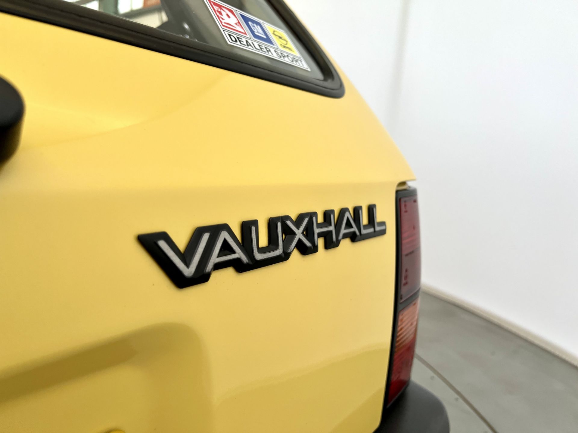 Vauxhall Nova - Image 16 of 33