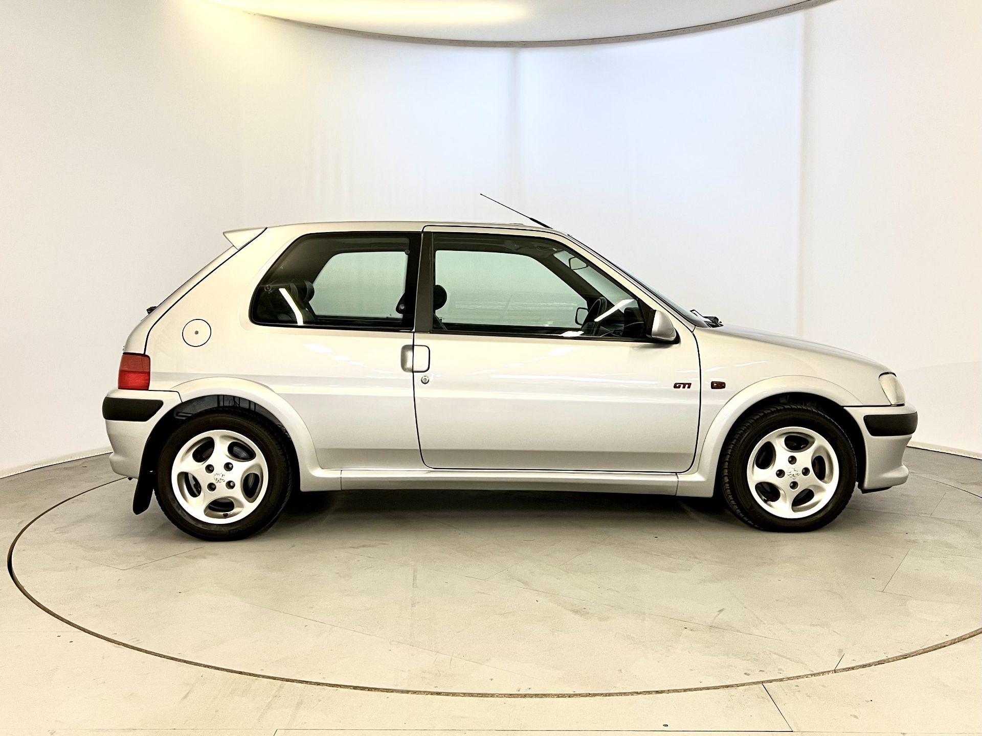 Peugeot 106 GTI - Image 11 of 30