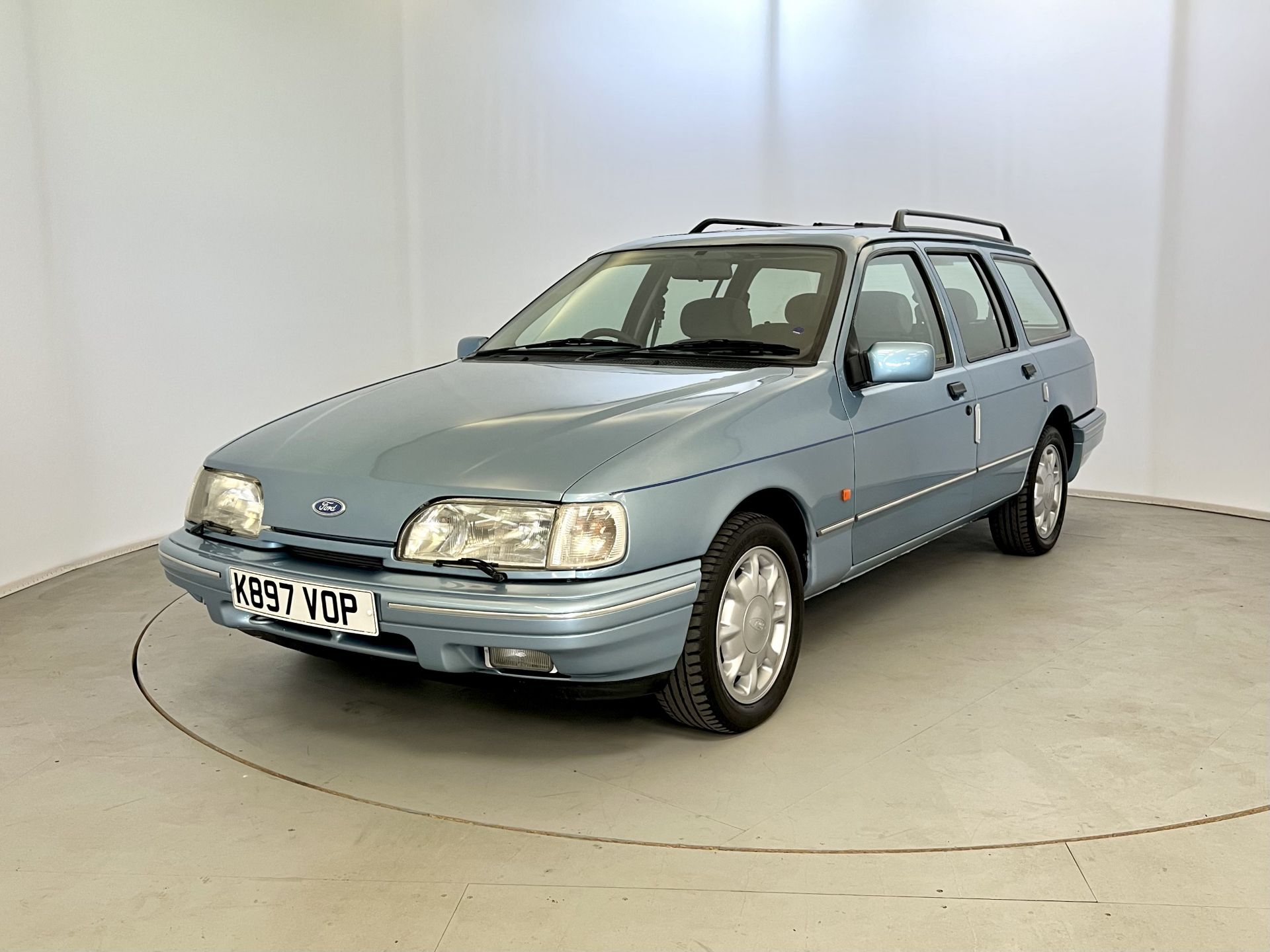 Ford Sierra GLX - Image 3 of 33