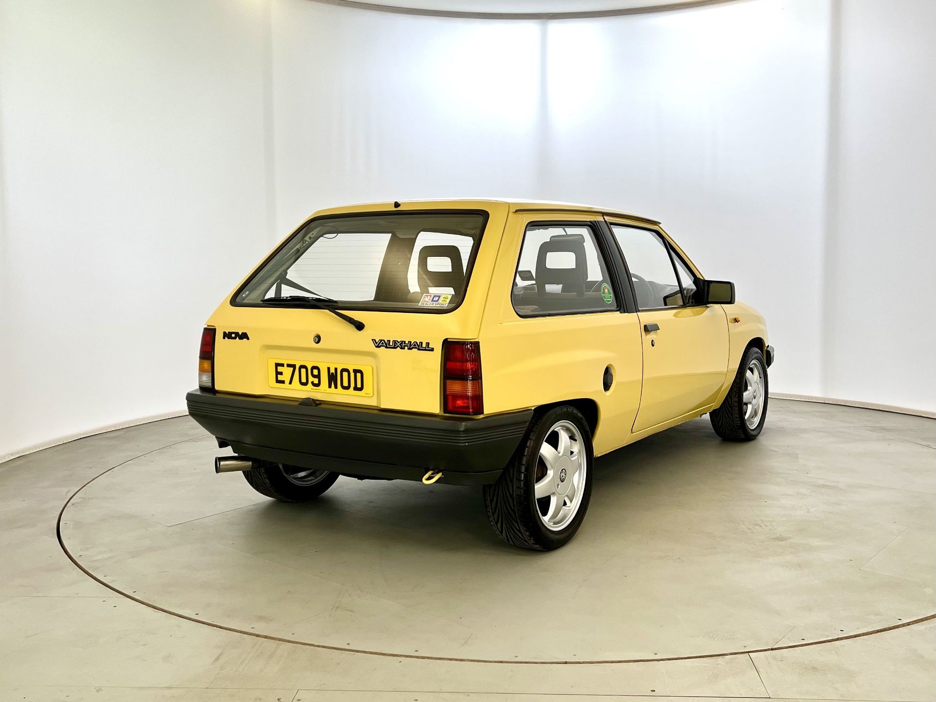 Vauxhall Nova - Image 9 of 33