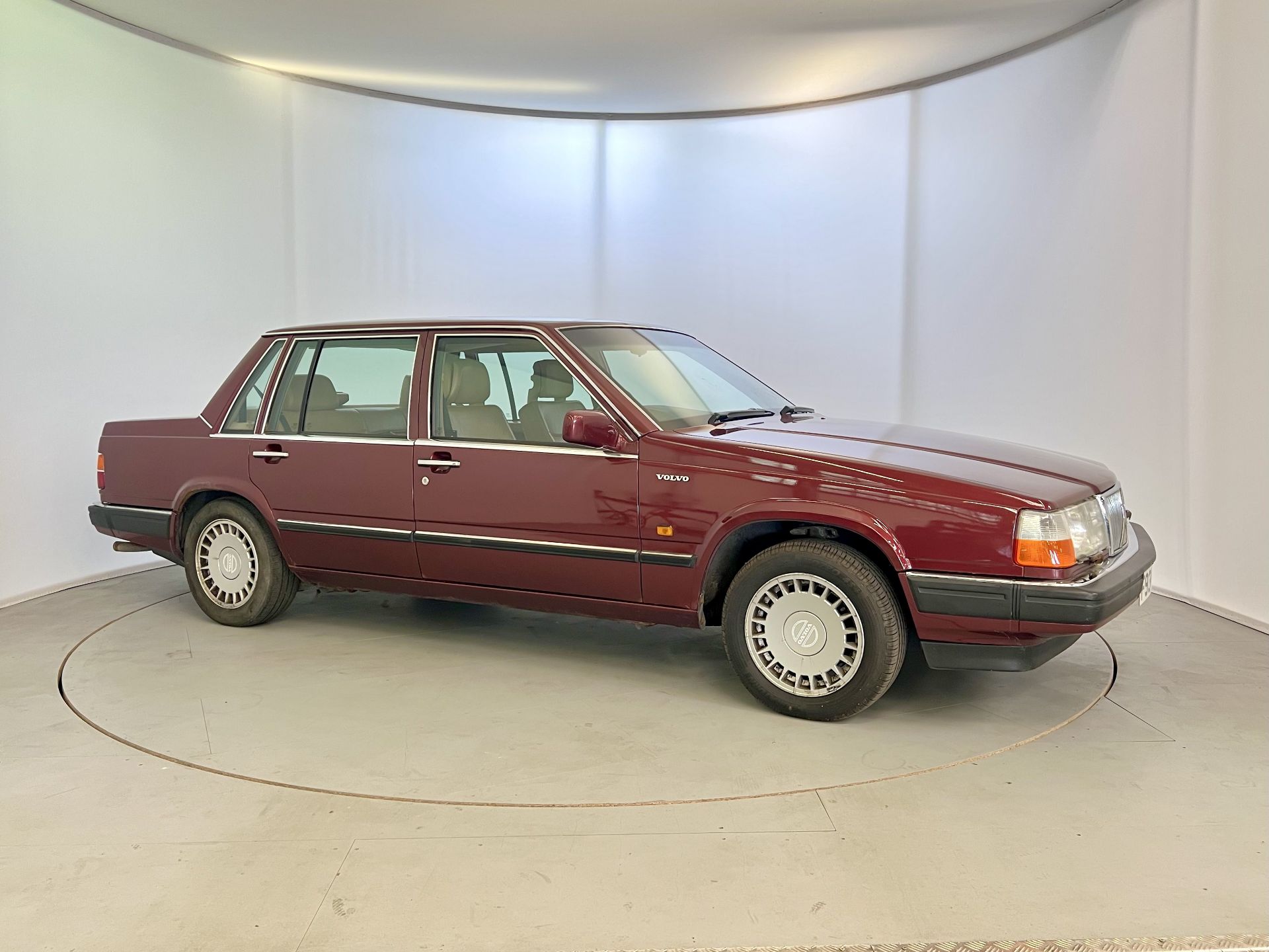 Volvo 760 - Image 12 of 32