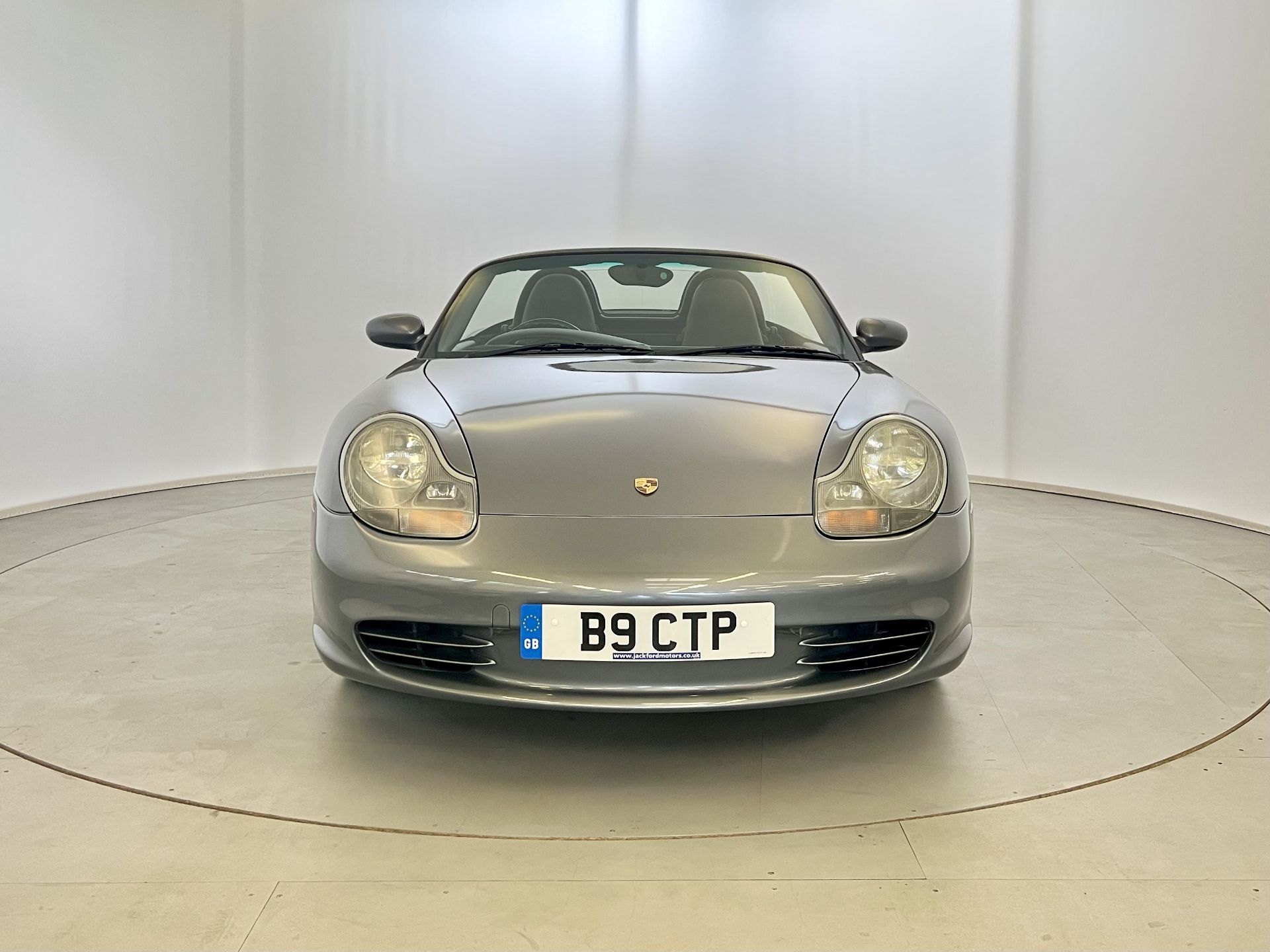 Porshe Boxster - Image 2 of 31