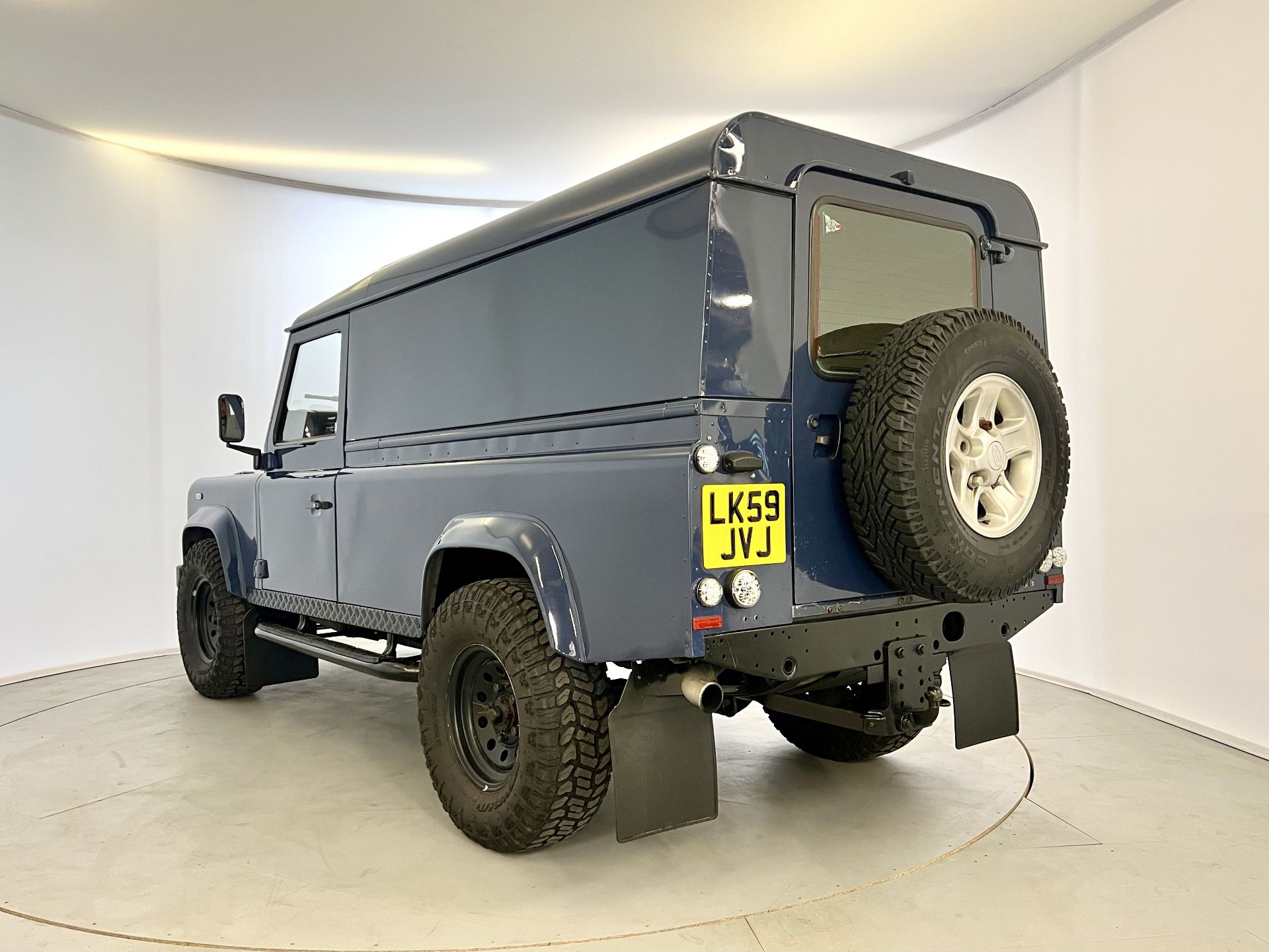 Land Rover Defender 110 TDCI - Image 7 of 31