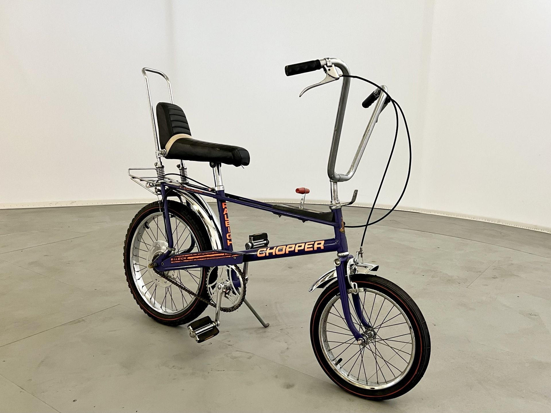 Raleigh Chopper MK2 Ultraviolet - Image 2 of 12