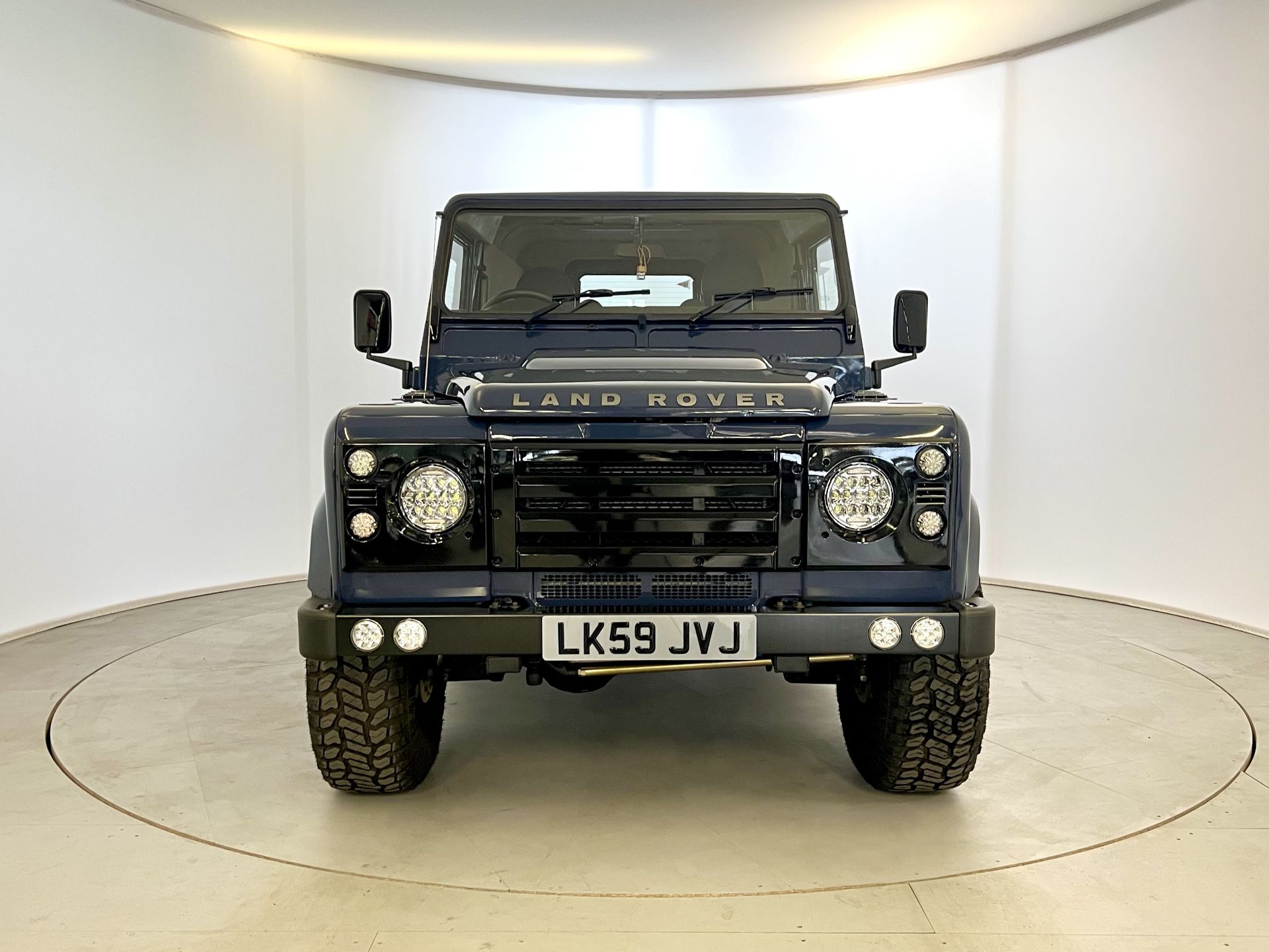 Land Rover Defender 110 TDCI - Image 2 of 31