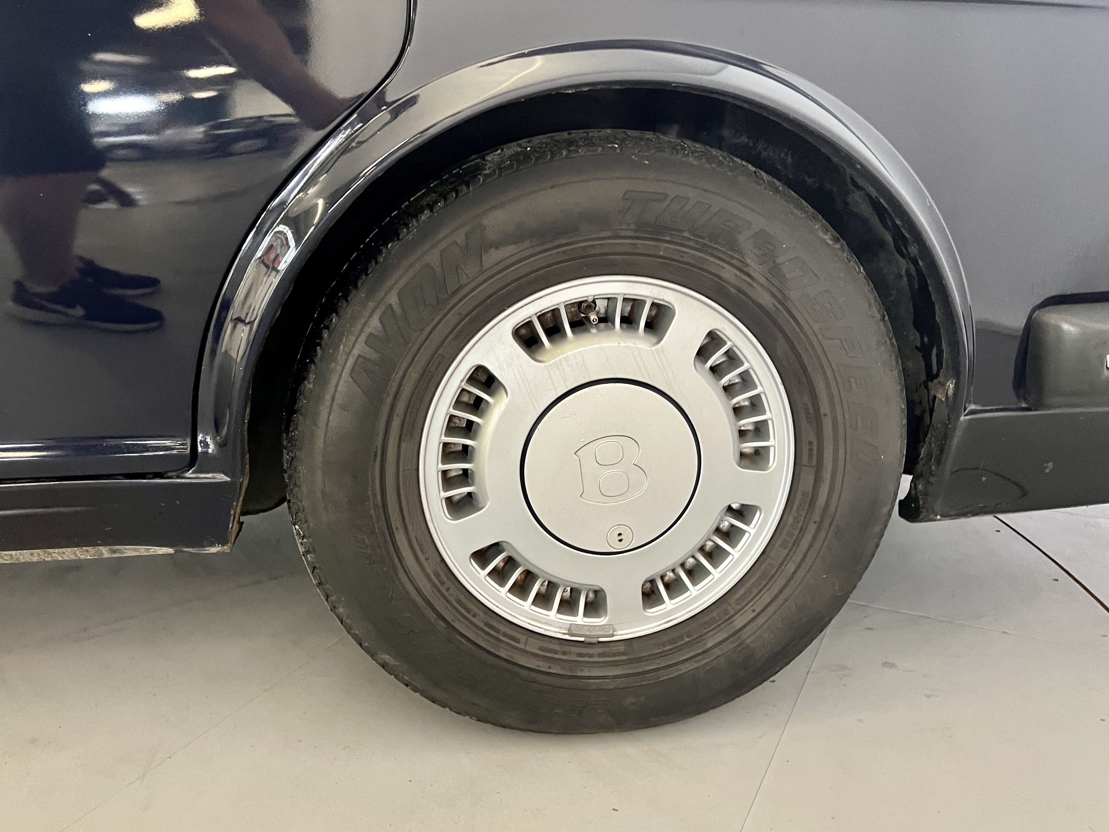 Bentley Turbo R - Image 14 of 43