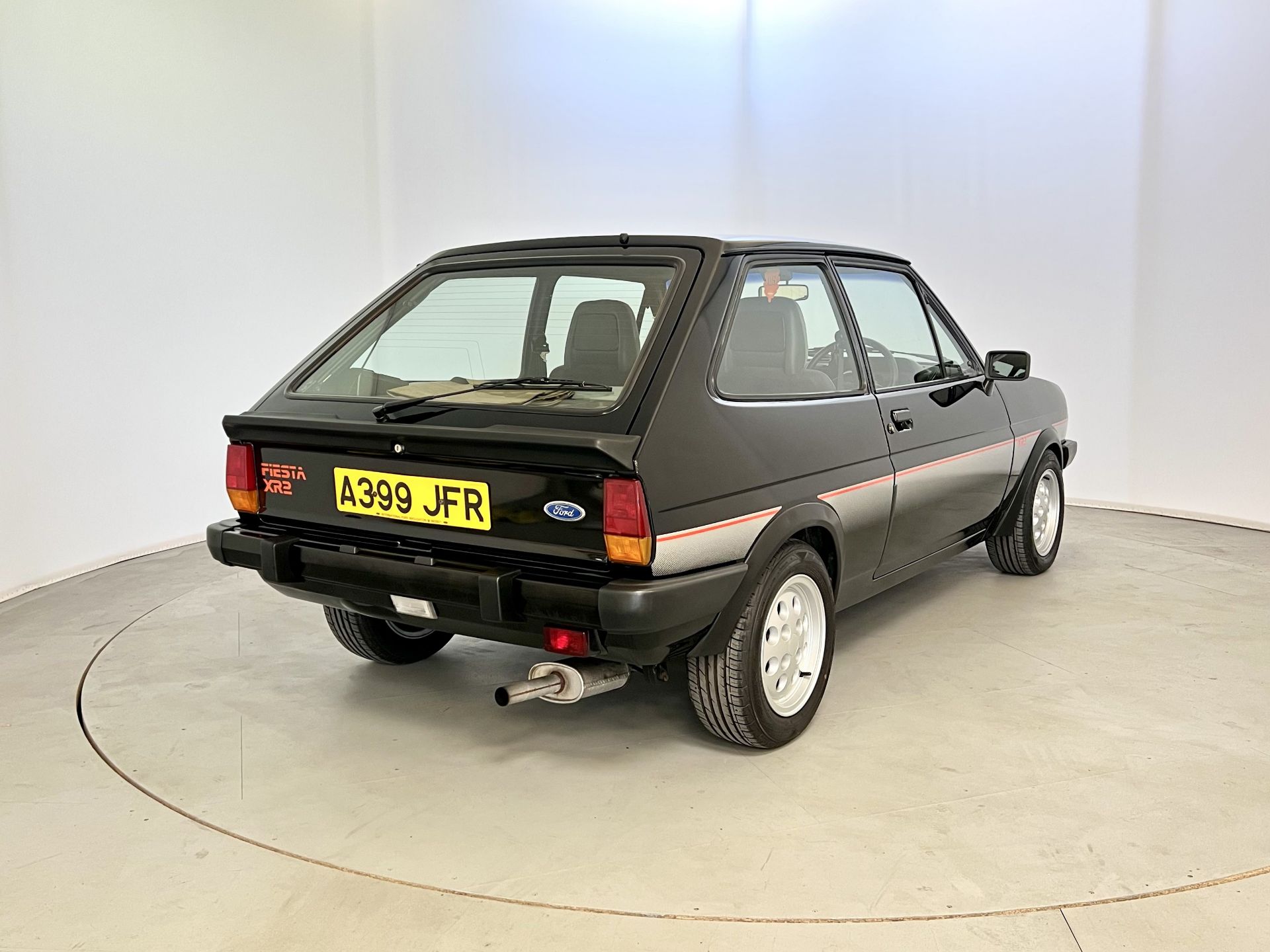 Ford Fiesta XR2 - Image 9 of 33