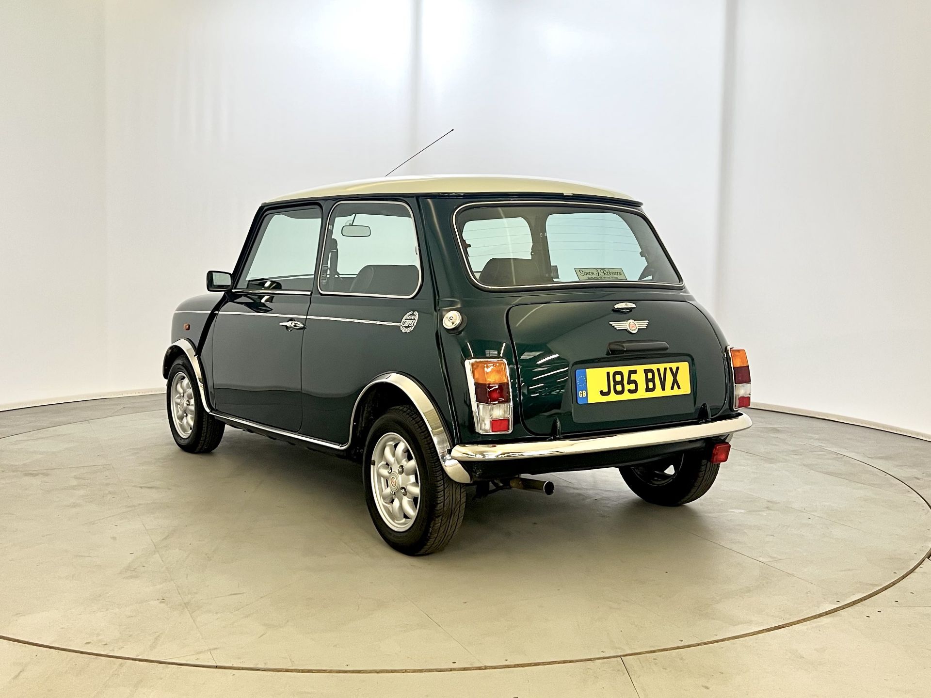 Mini Cooper - Image 7 of 29