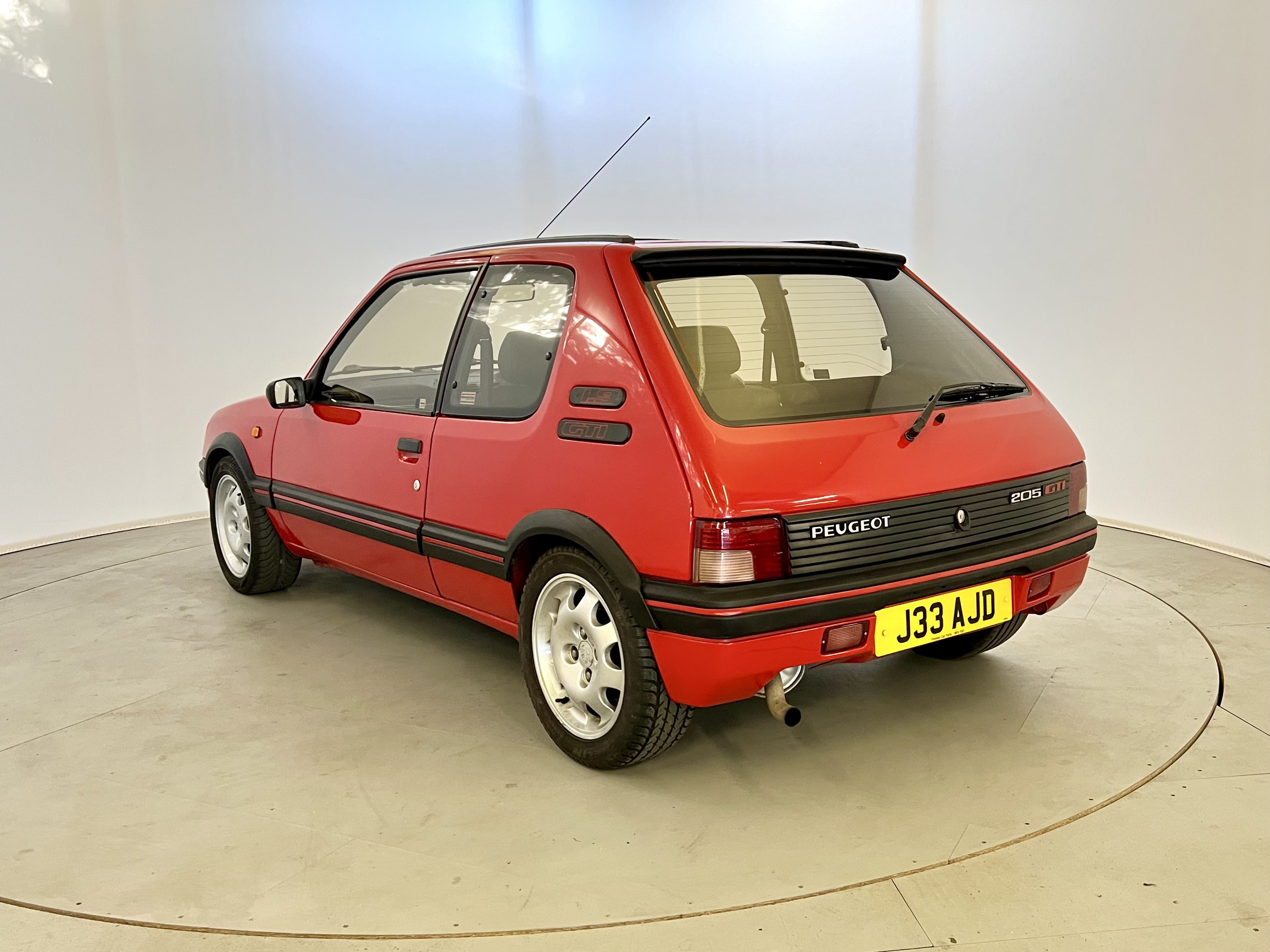 Peugeot 205 GTI 1.9 - Image 7 of 30