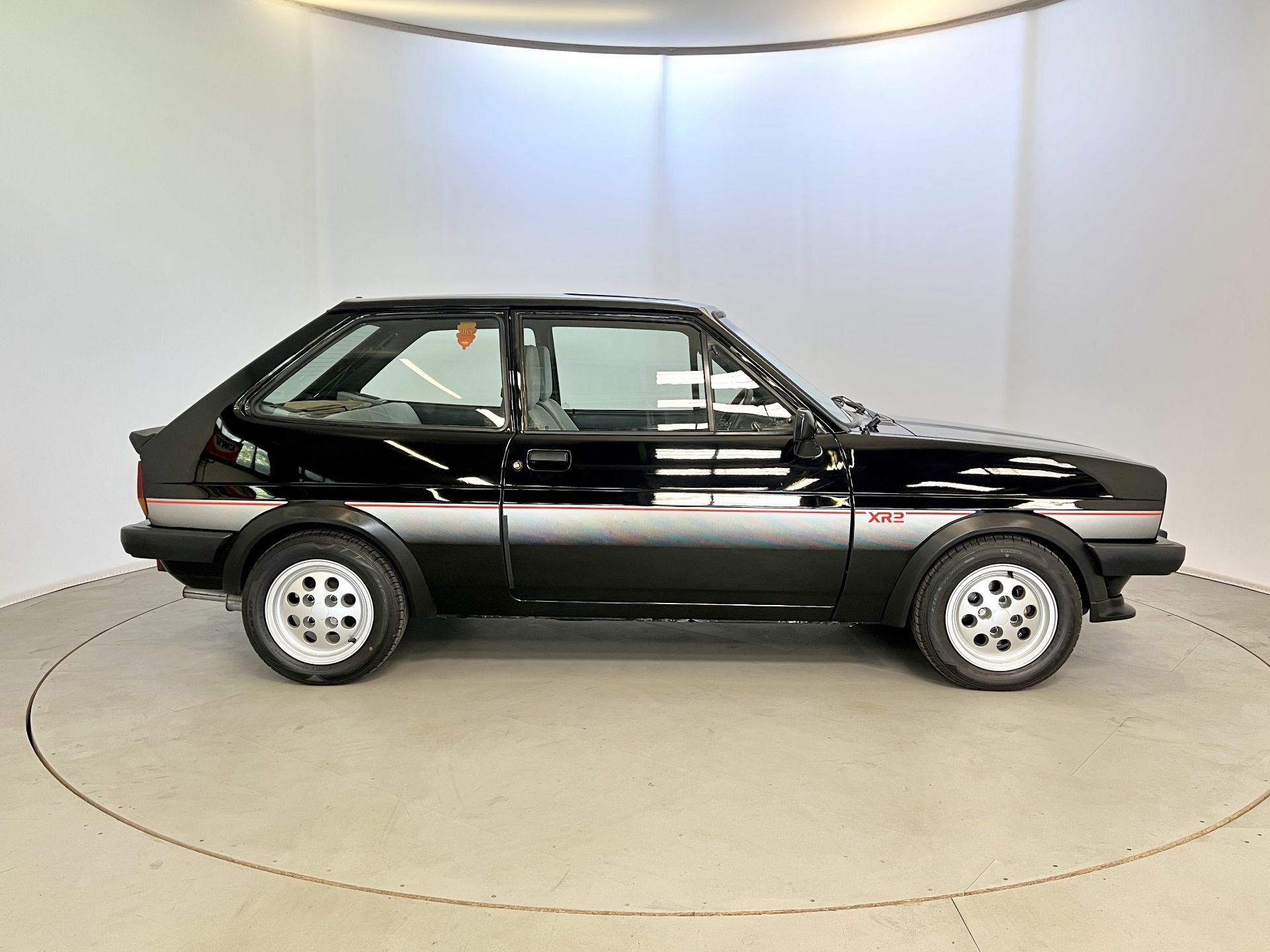 Ford Fiesta XR2 - Image 11 of 33