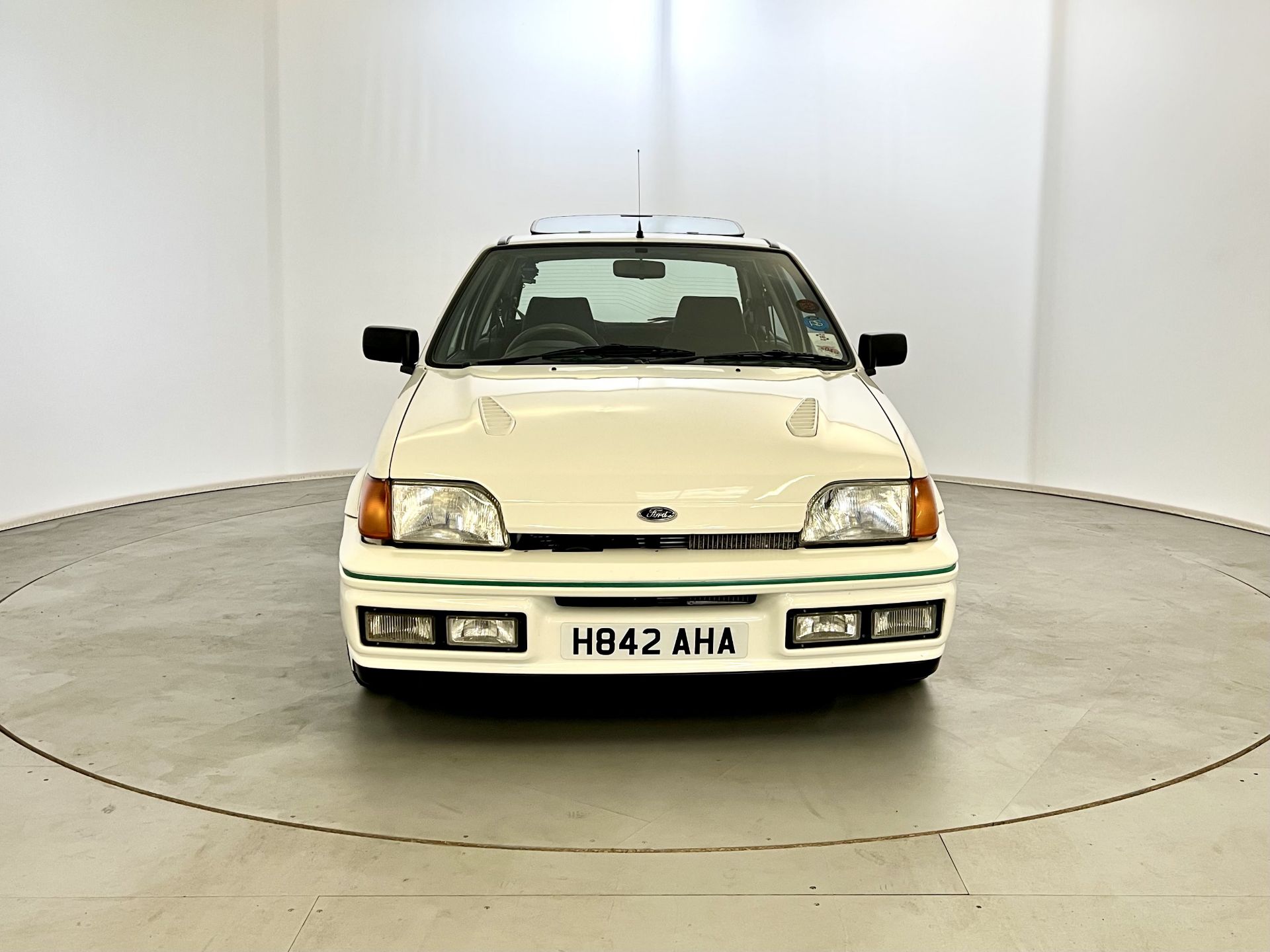 Ford Fiesta RS Turbo - Image 2 of 26