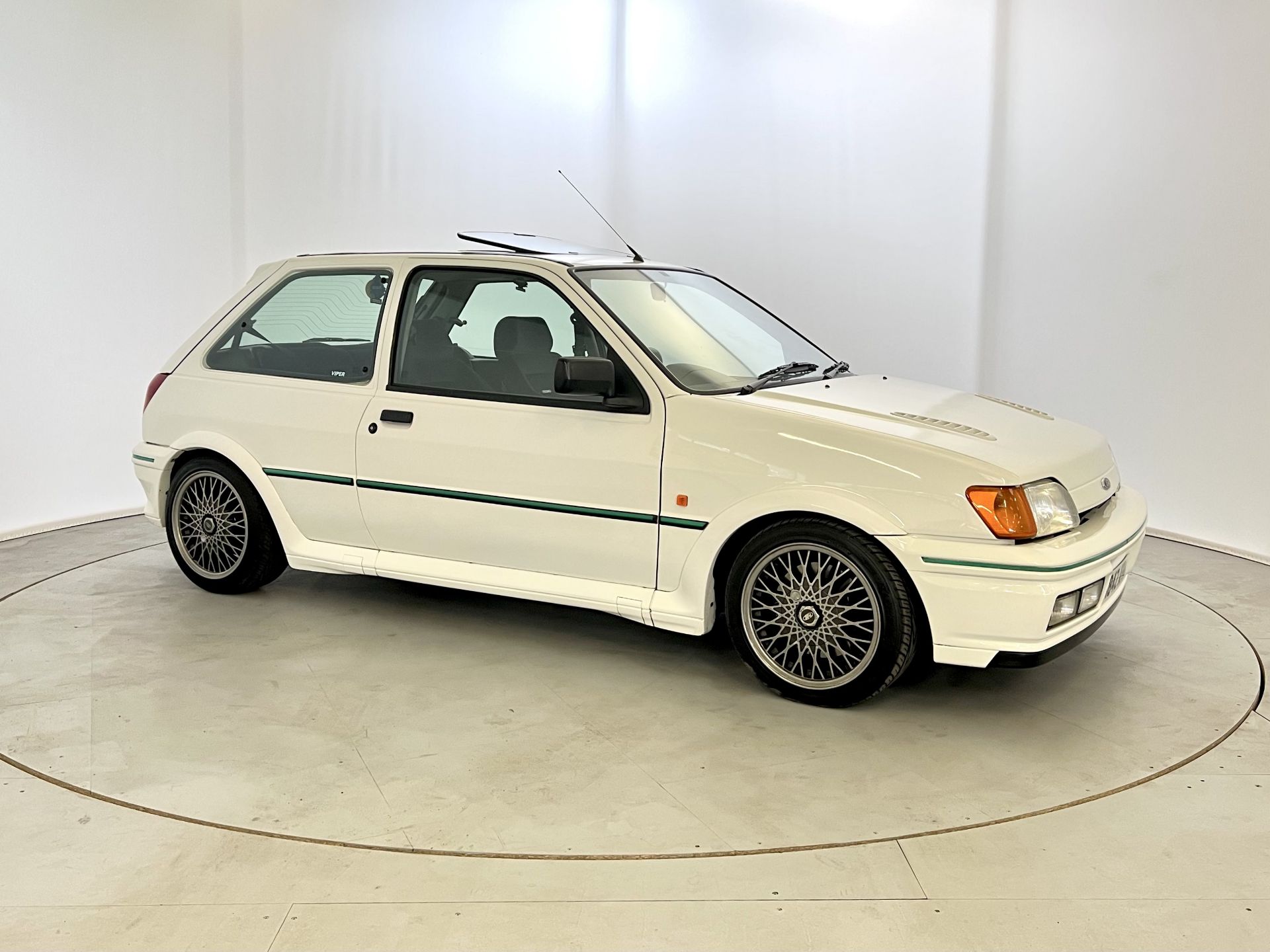 Ford Fiesta RS Turbo - Image 12 of 26