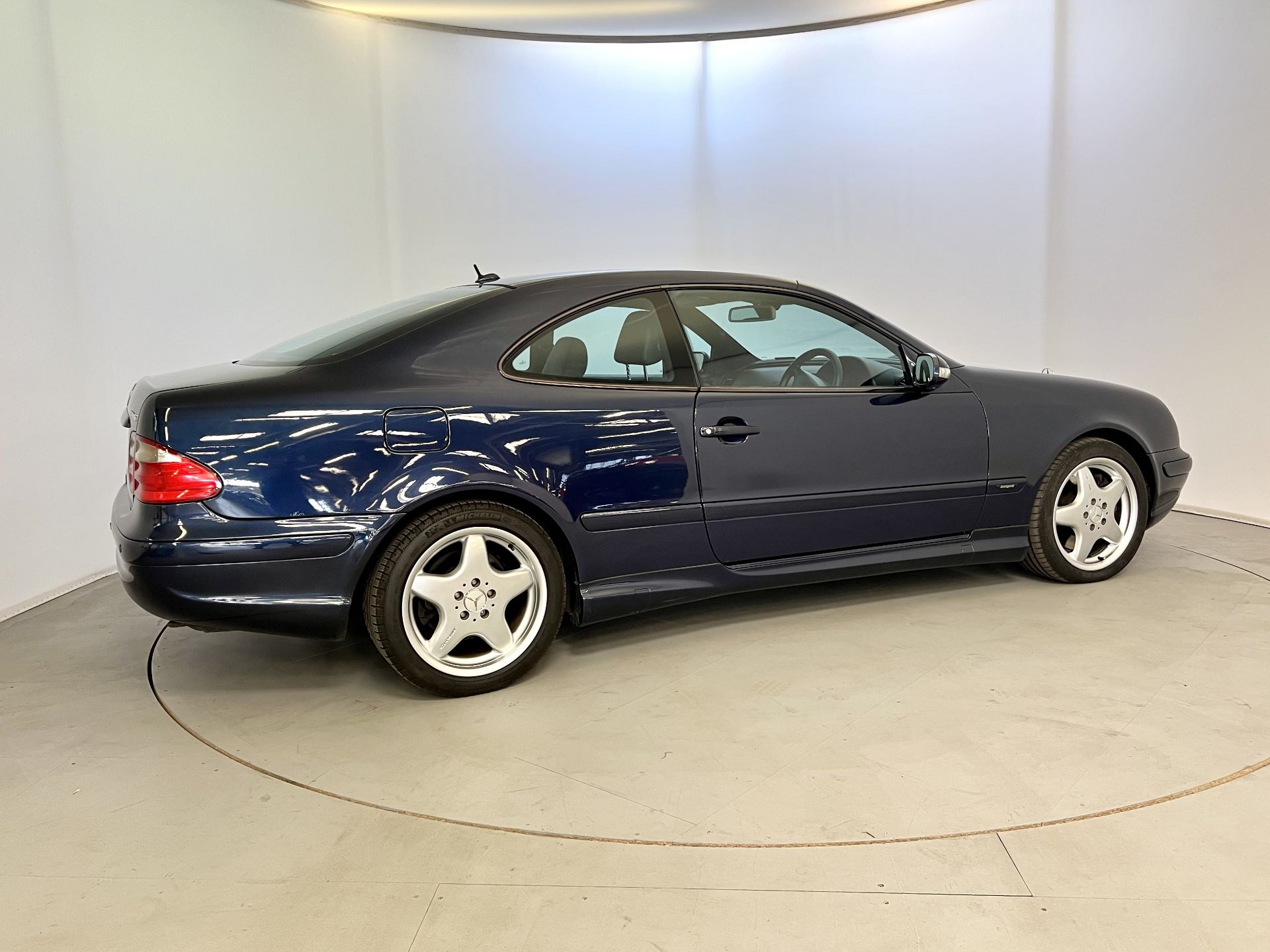 Mercedes-Benz CLK 55 AMG - Image 10 of 31