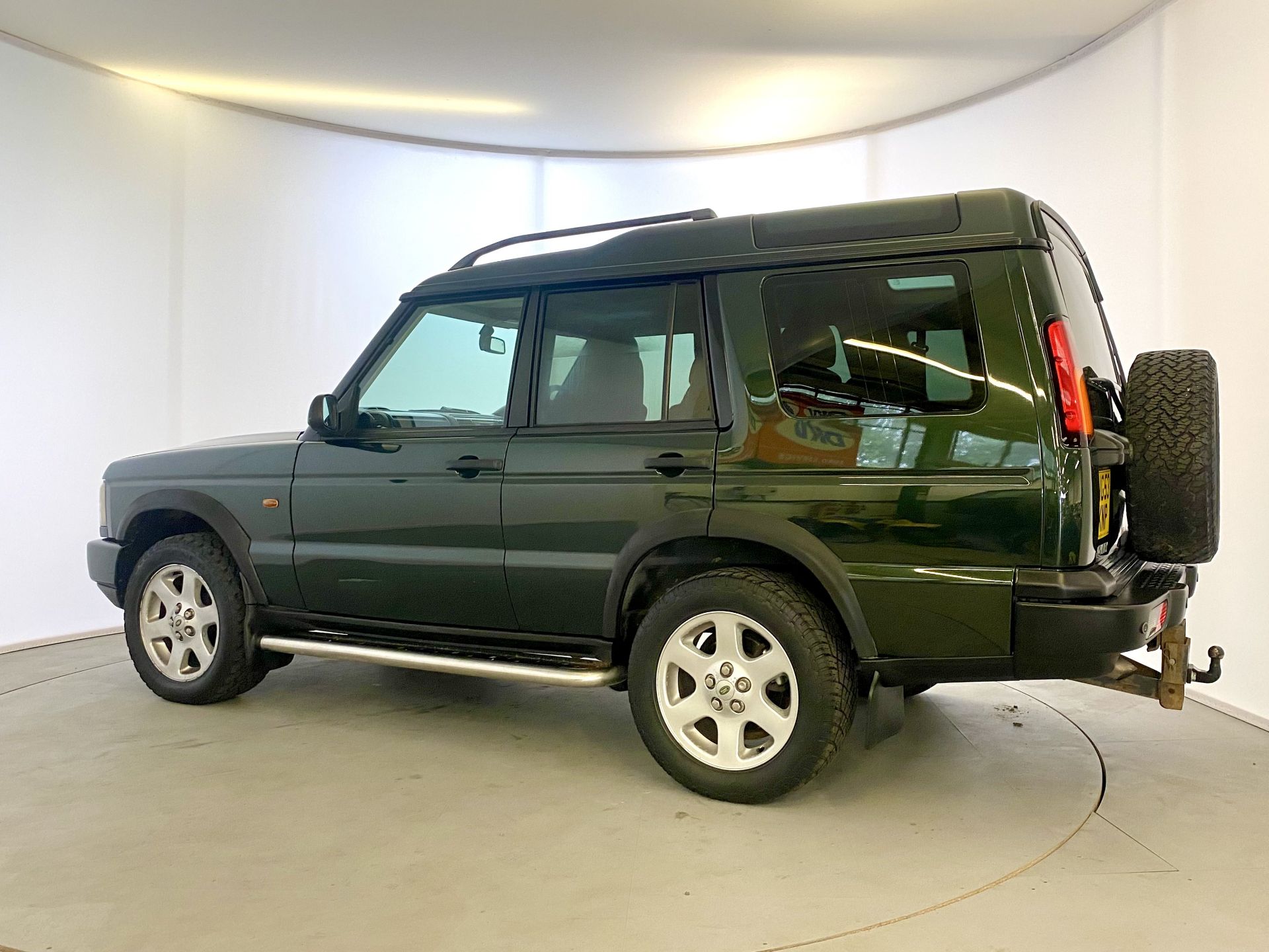 Land Rover Discovery ES - Image 6 of 32