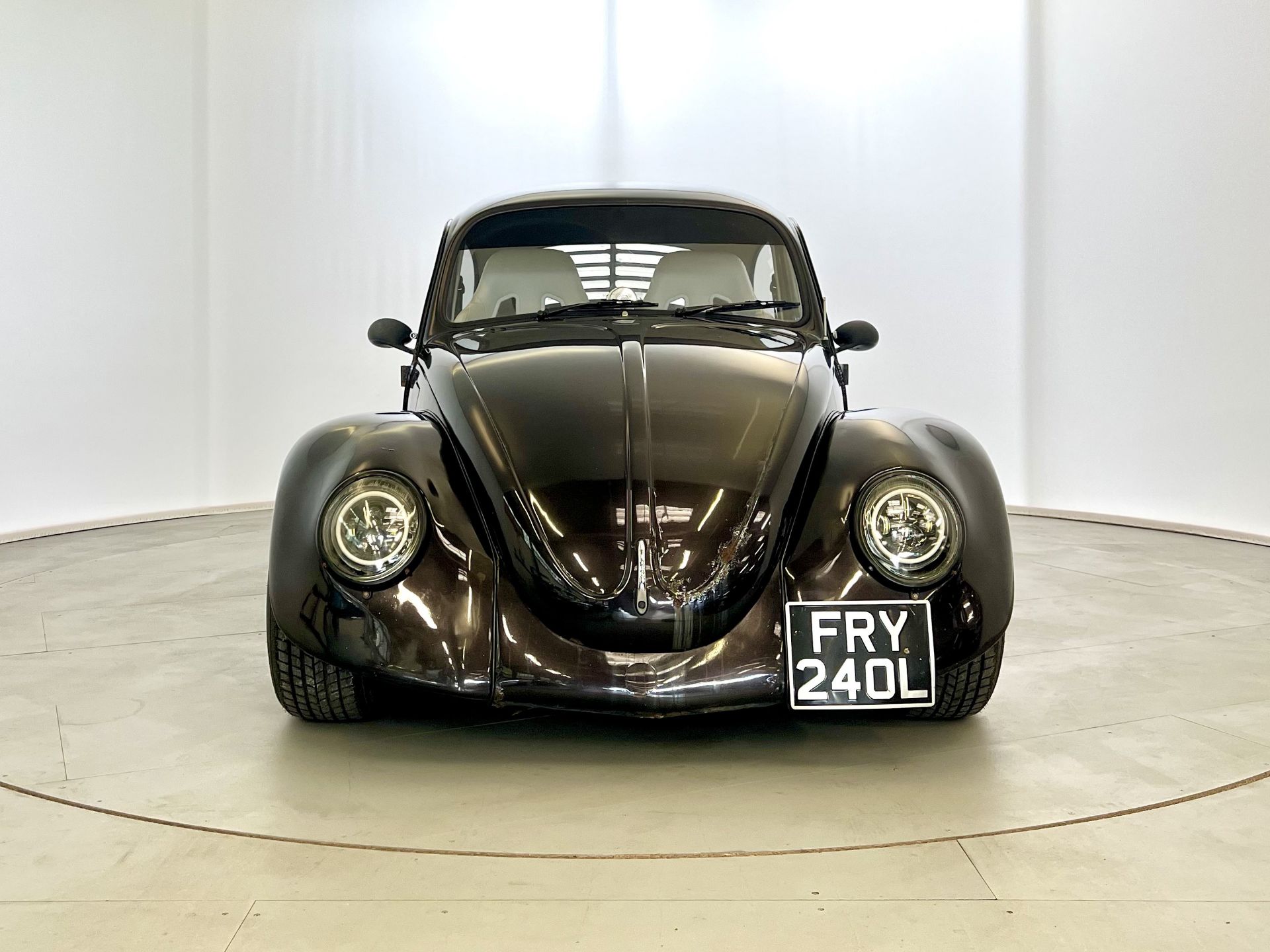 Volkswagen Beetle - Image 2 of 31