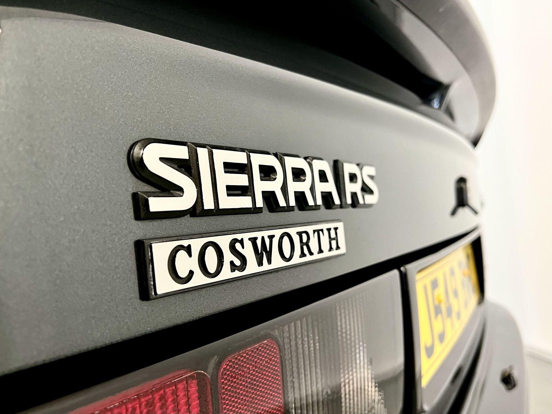 Ford Sierra Sapphire Cosworth - Image 17 of 37